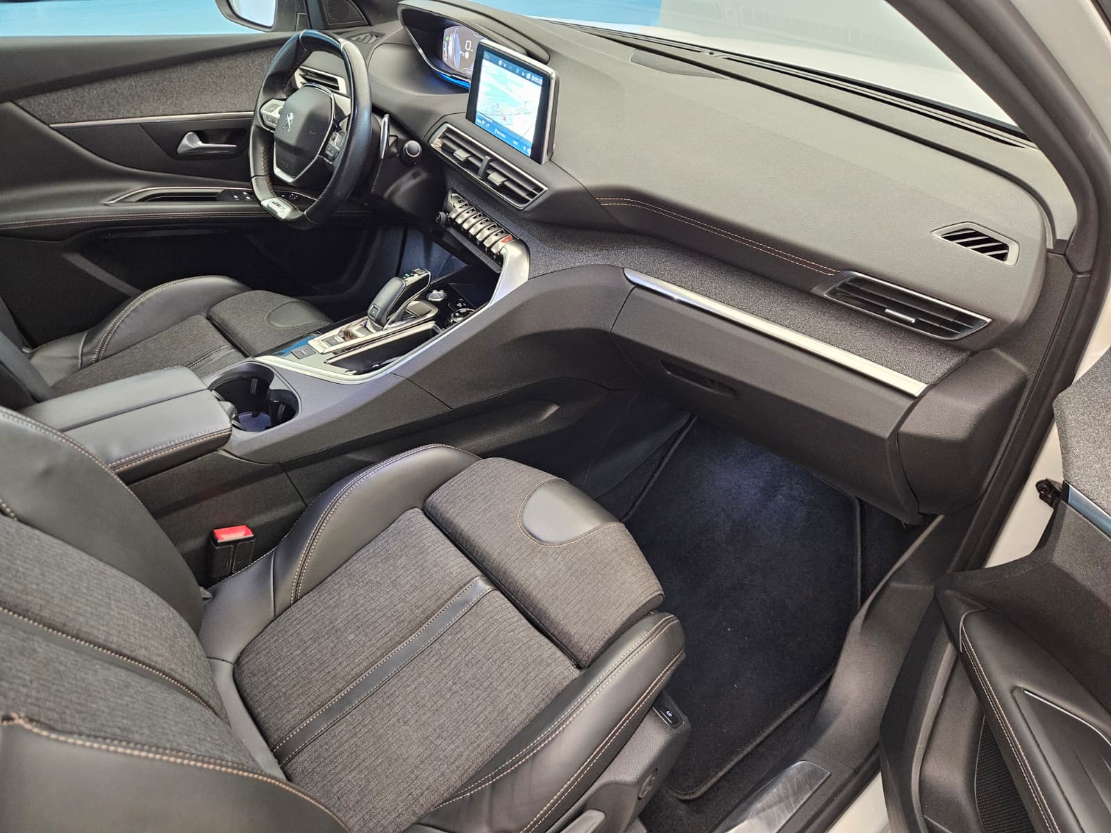 PEUGEOT 3008 1.5 BlueHDi GT Line EAT-image-11