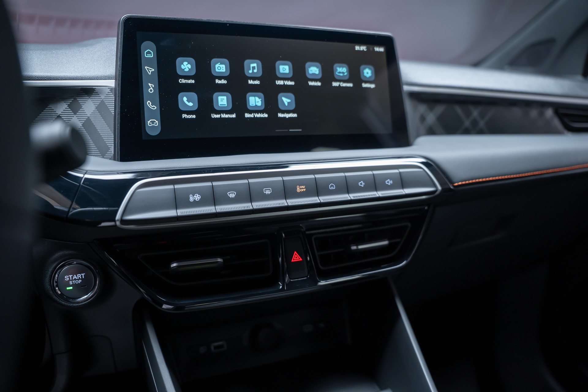 MG 3 1.5 Hybrid Luxury / 360°Kamera / Sitzheizung / Teilleder-image-35
