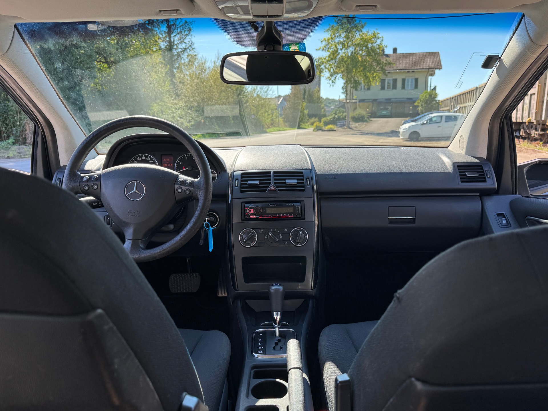 MERCEDES-BENZ A 170 Elégance Edition A-image-10