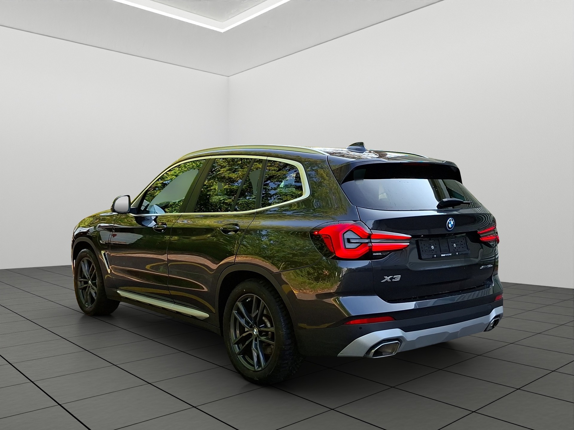 BMW X3 xDrive 30e M Sport-showroom-element-2