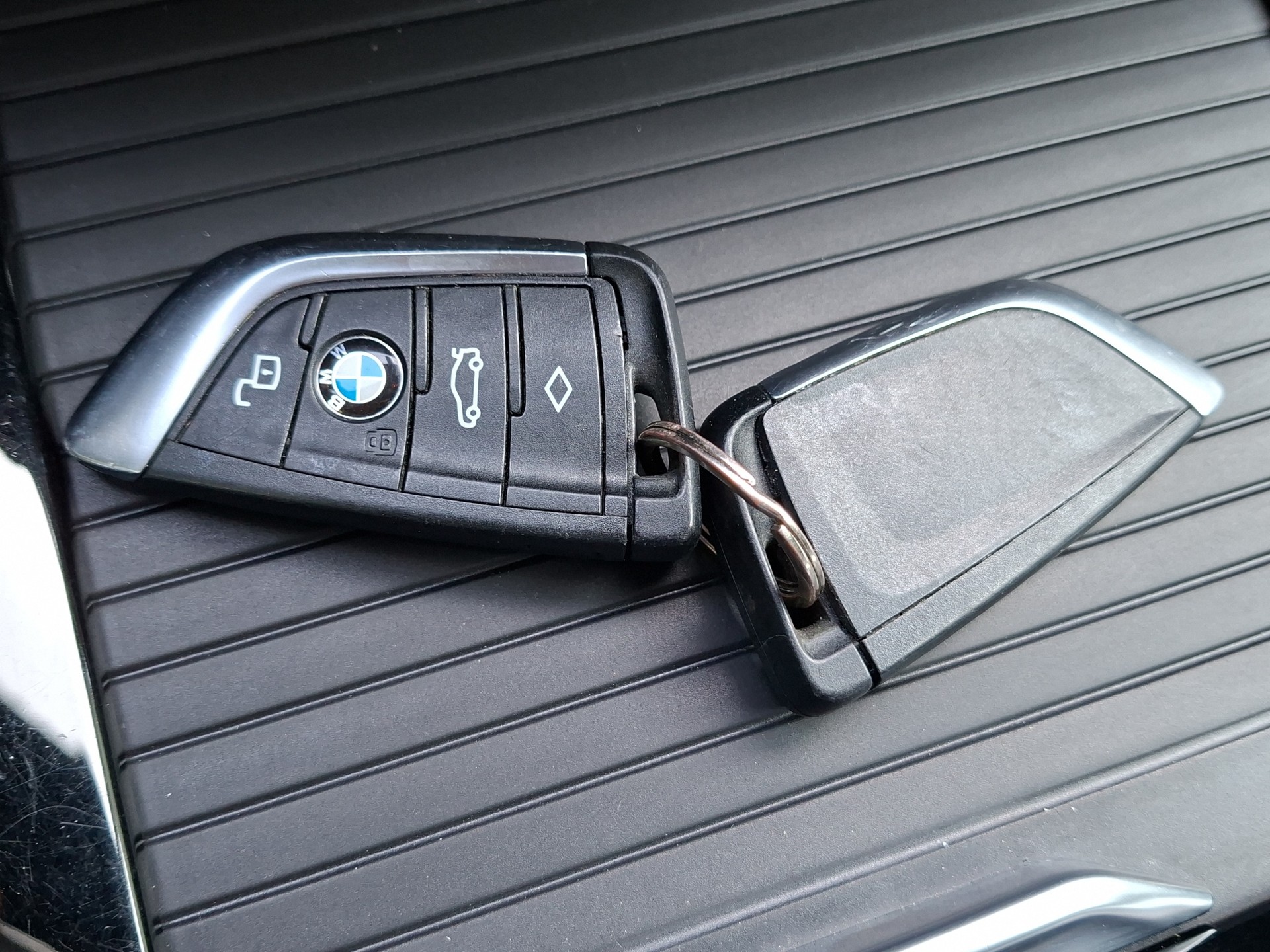 BMW X3 xDrive 30e M Sport-image-17