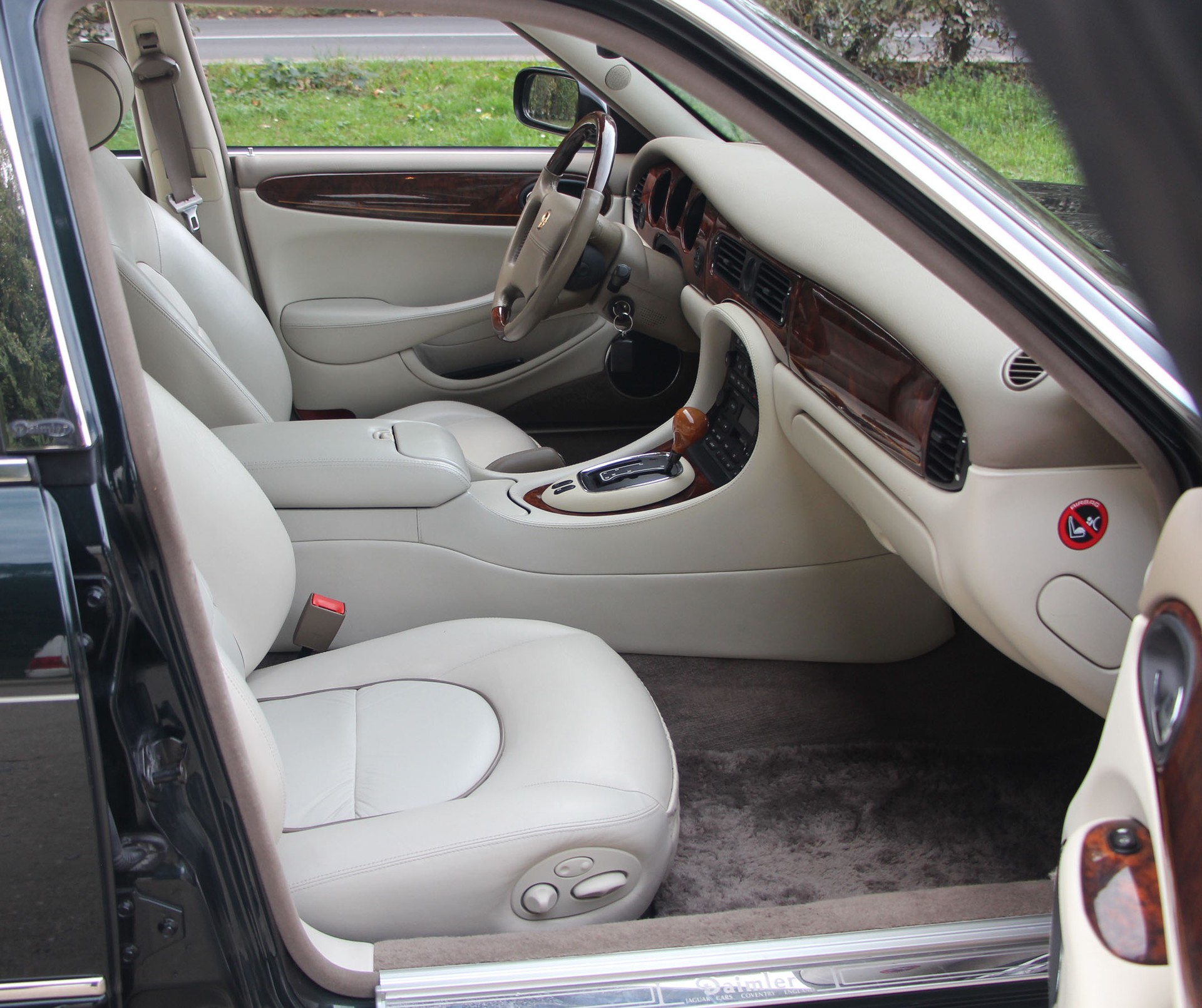 DAIMLER Super V8 4.0 S/C-image-10