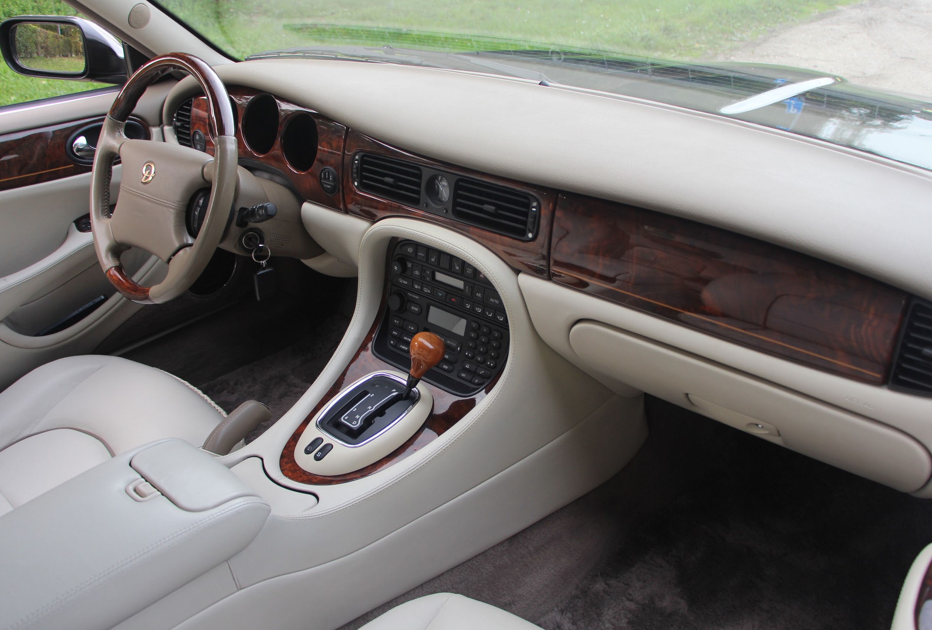DAIMLER Super V8 4.0 S/C-image-9