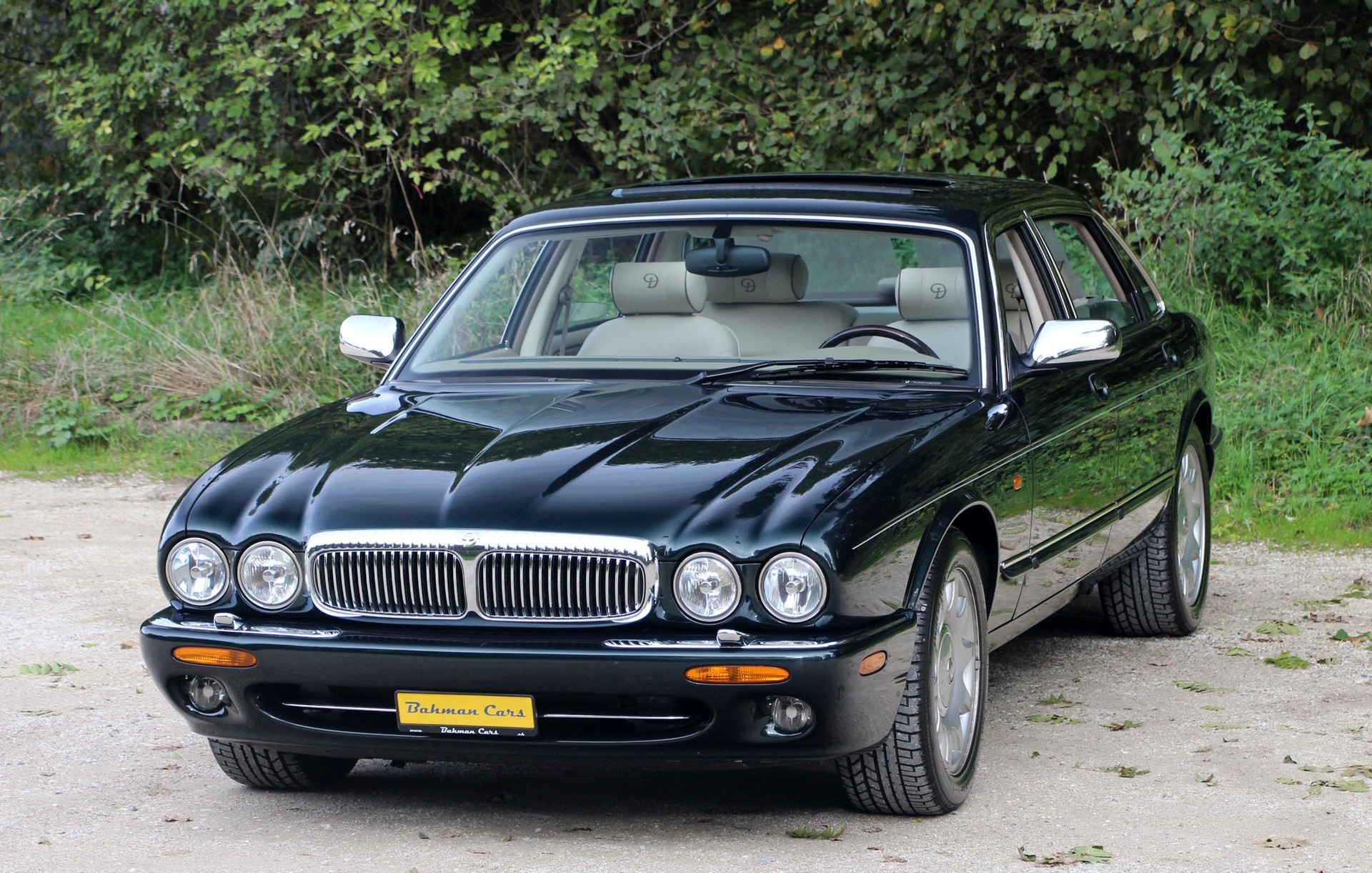 DAIMLER Super V8 4.0 S/C-showroom-element-2