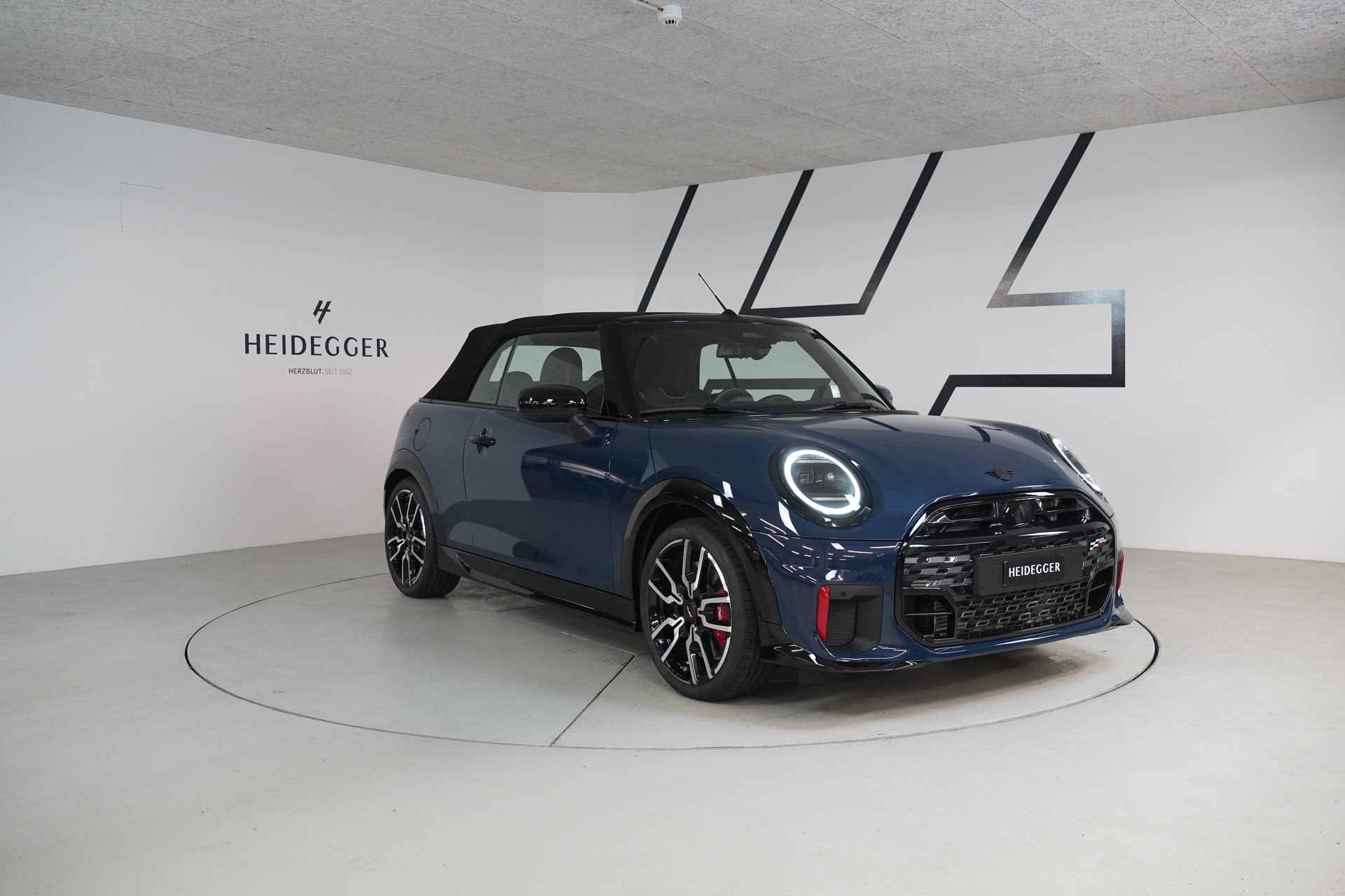 MINI Cooper John Cooper Works Cabriolet DKG-showroom-element-2