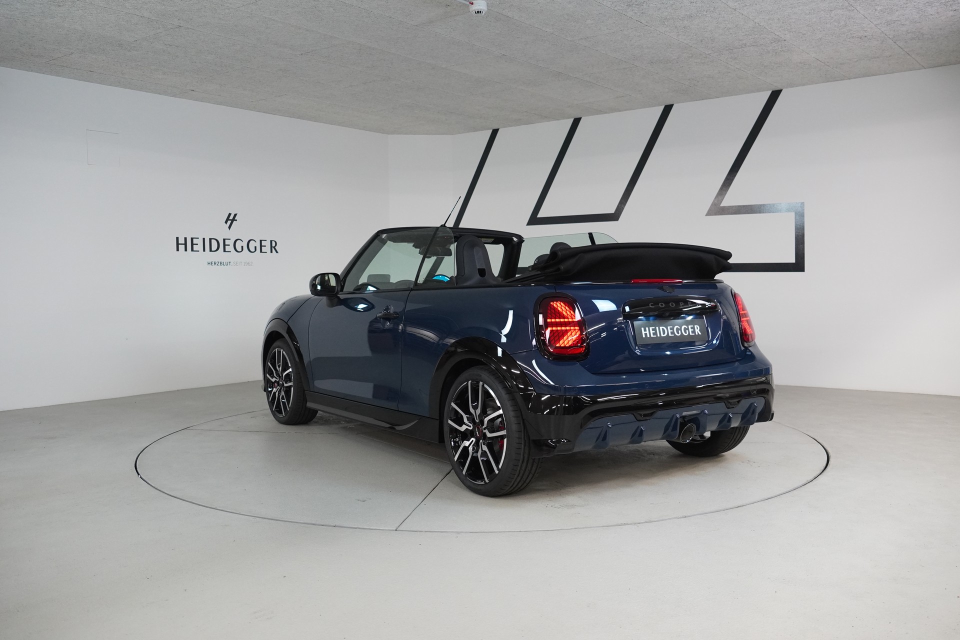 MINI Cooper John Cooper Works Cabriolet DKG-image-12