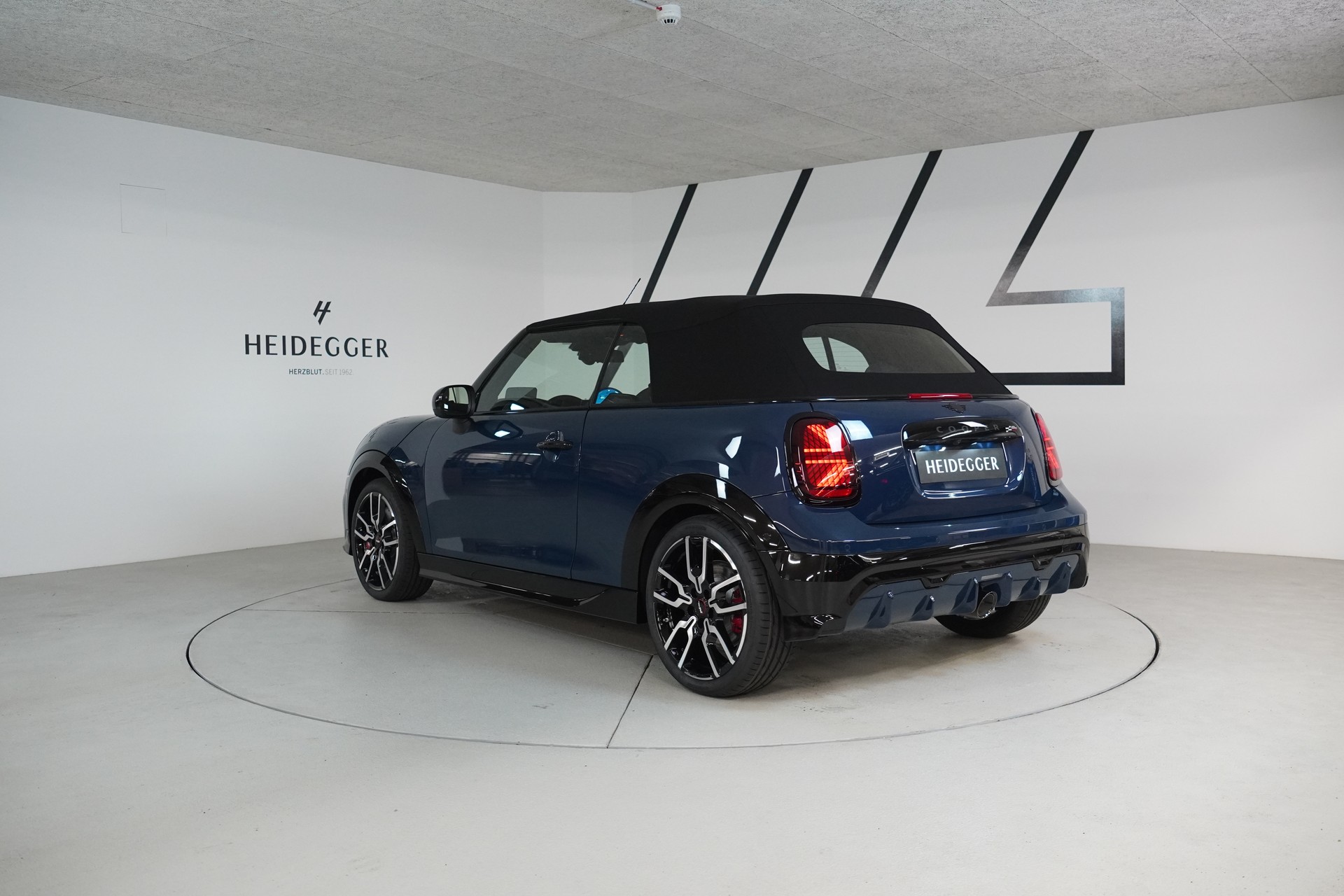 MINI Cooper John Cooper Works Cabriolet DKG-image-4
