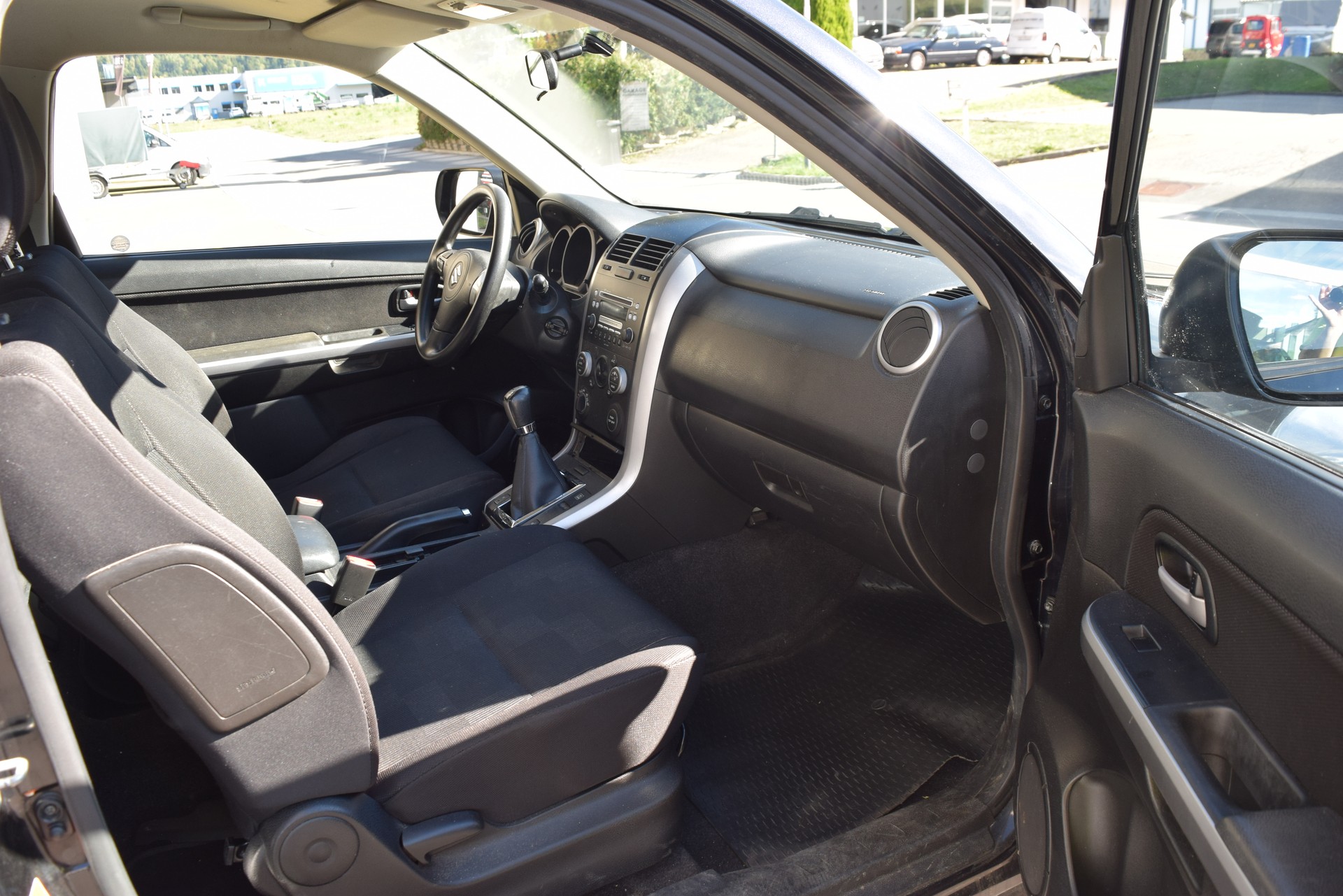 SUZUKI Grand Vitara 2.4 16V GL Top-image-9