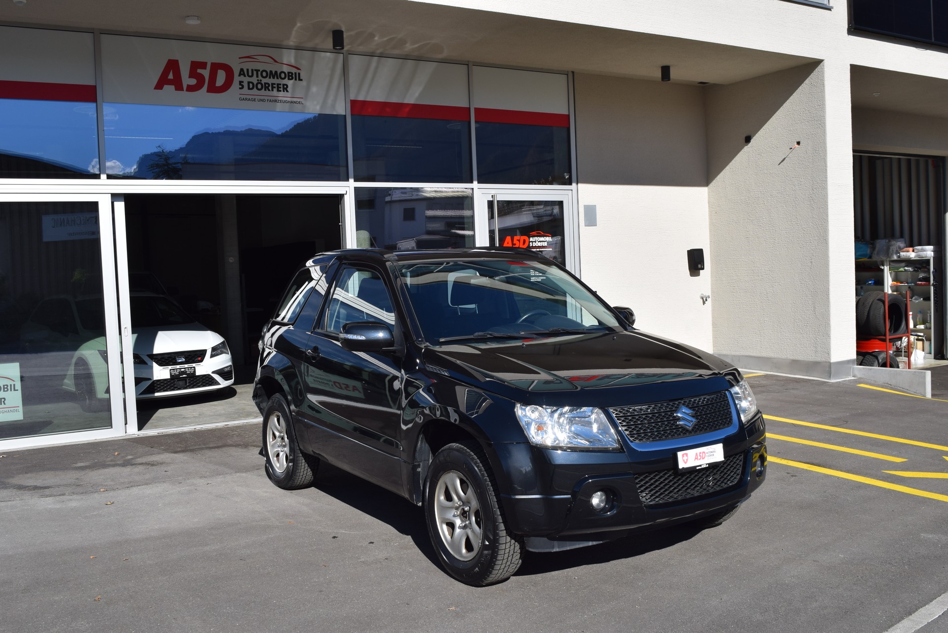 SUZUKI Grand Vitara 2.4 16V GL Top-showroom-element-2