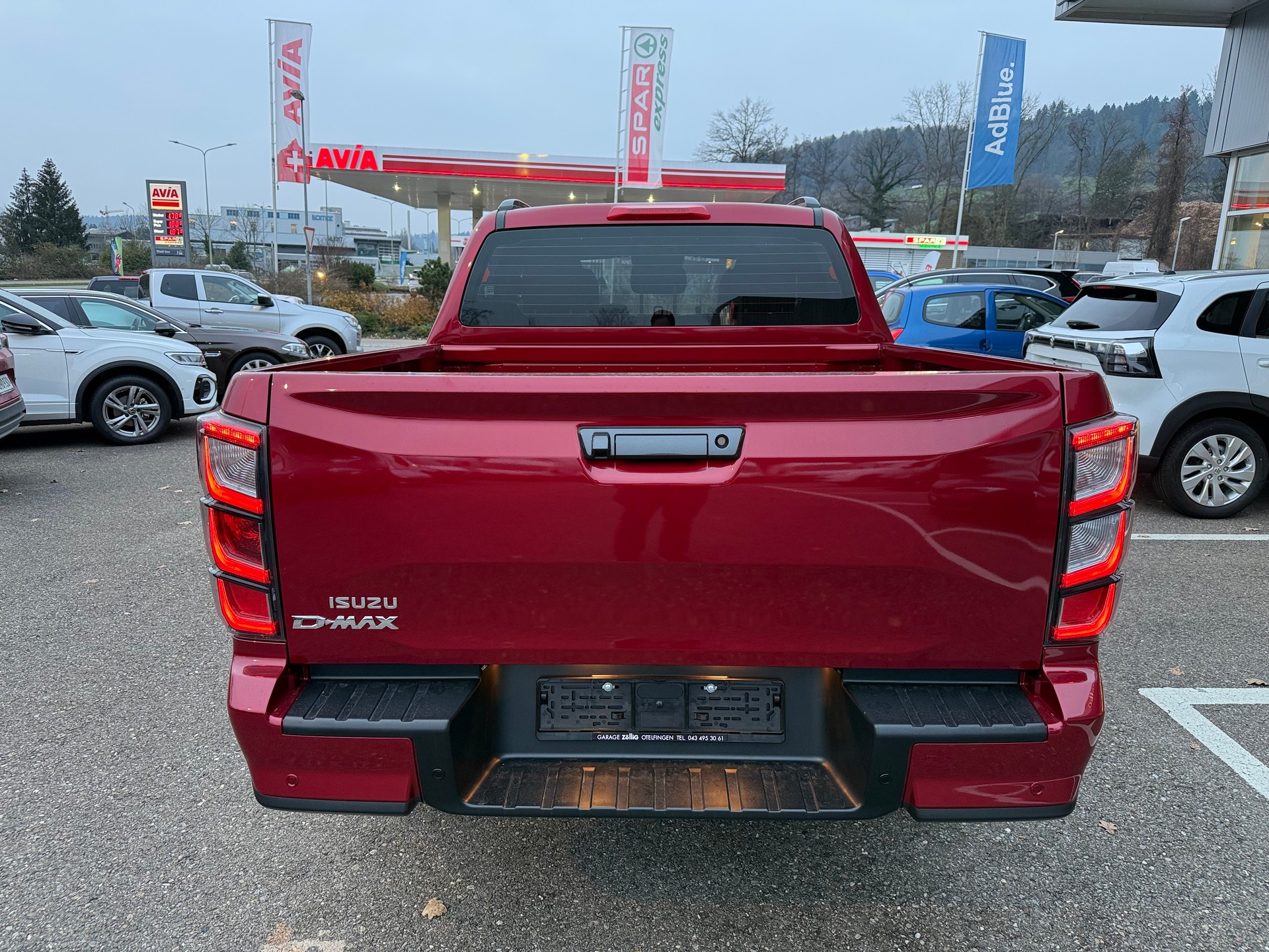 ISUZU D-MAX 1.9 CrewCab N60 Nitro Sport 4x4 Automat 5 JAHRE GARANTIEBei Garage Zöllig Finanzierung OHNE Zins möglich-image-4