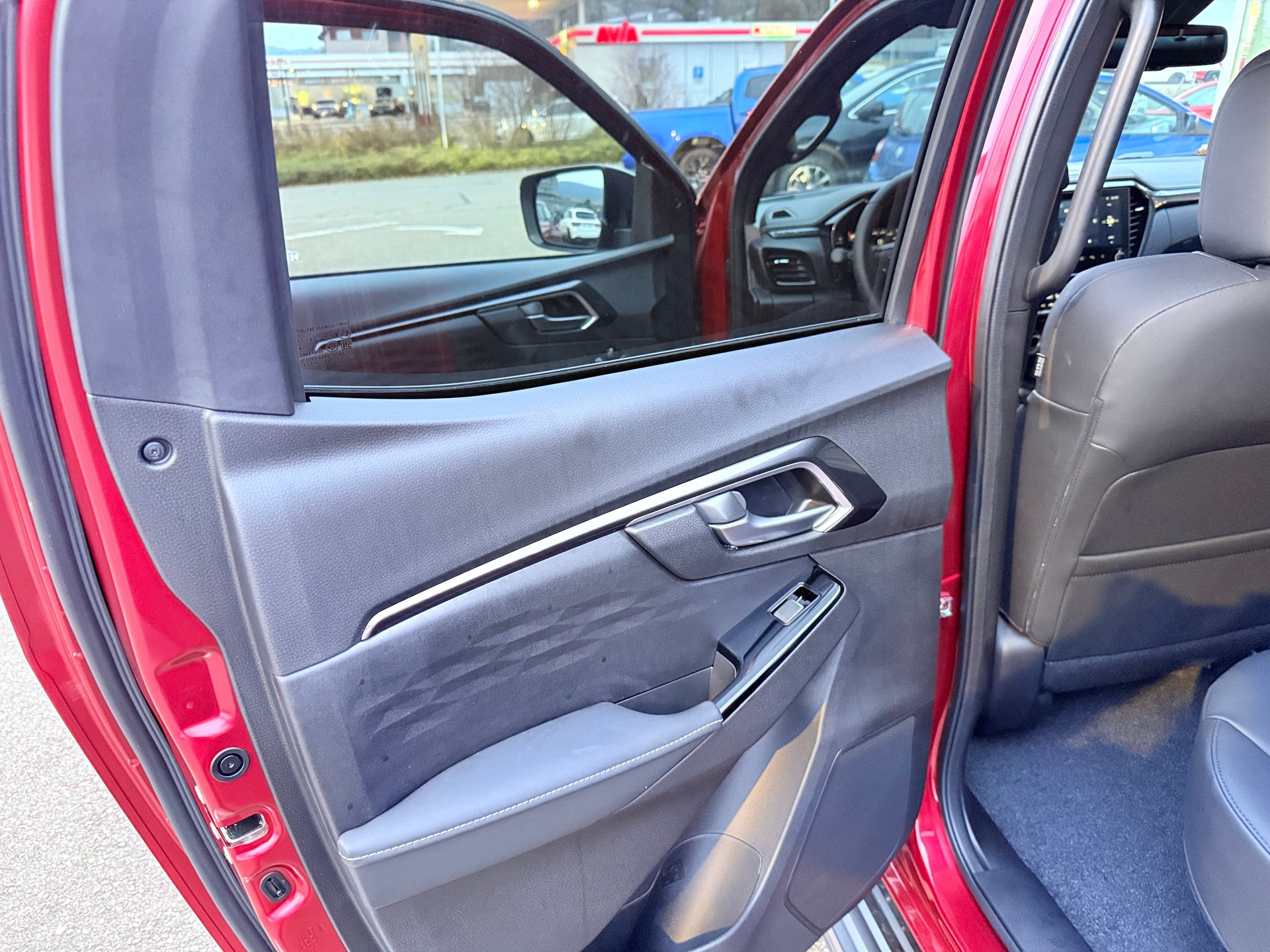 ISUZU D-MAX 1.9 CrewCab N60 Nitro Sport 4x4 Automat 5 JAHRE GARANTIEBei Garage Zöllig Finanzierung OHNE Zins möglich-image-21