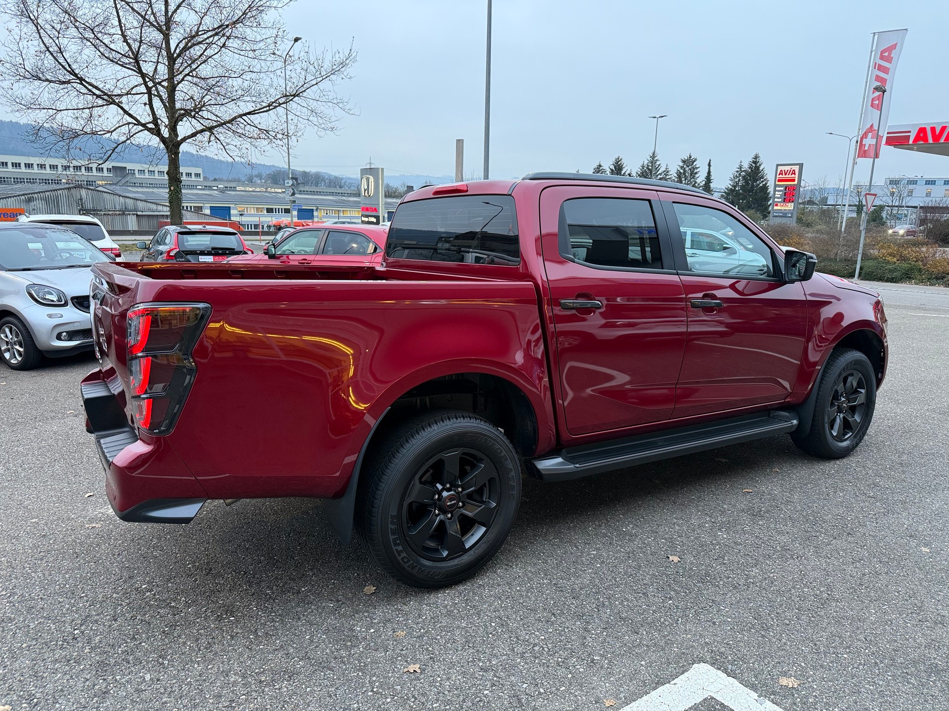 ISUZU D-MAX 1.9 CrewCab N60 Nitro Sport 4x4 Automat 5 JAHRE GARANTIEBei Garage Zöllig Finanzierung OHNE Zins möglich-image-5
