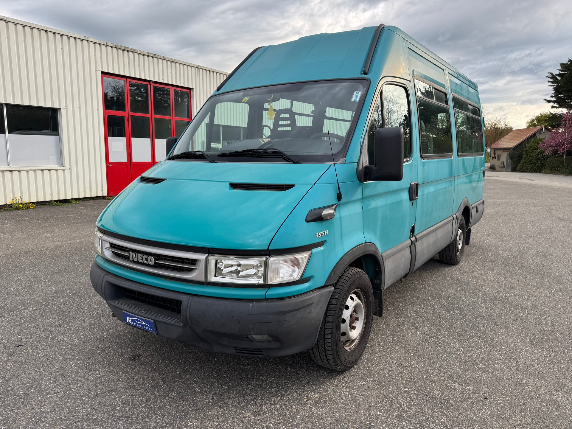 IVECO 35S13 Daily-image-2