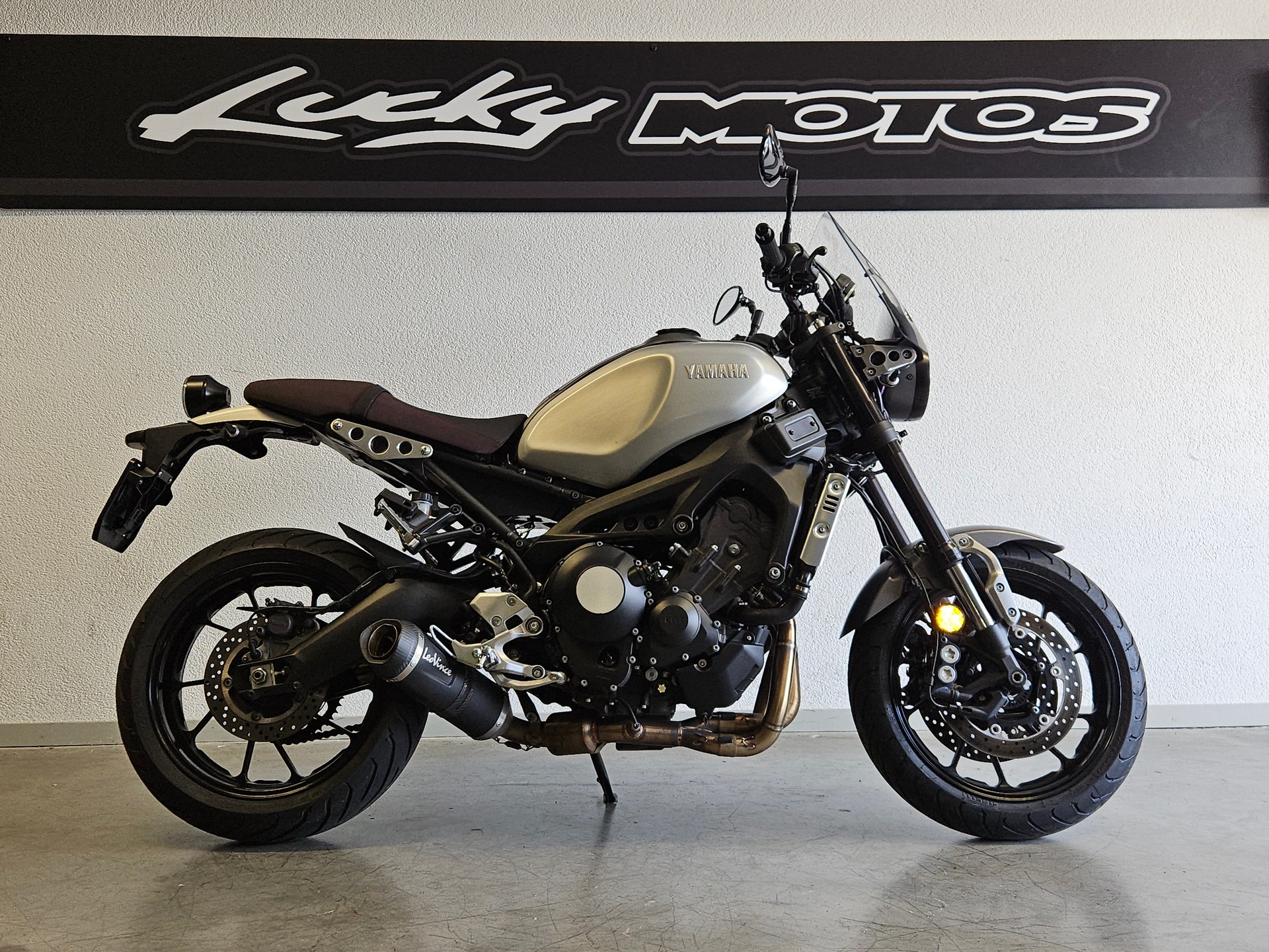 YAMAHA XSR 900-image-1