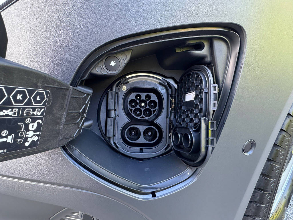 MERCEDES-BENZ eVito 129 Kasten Worker lang 90 kWh-image-12