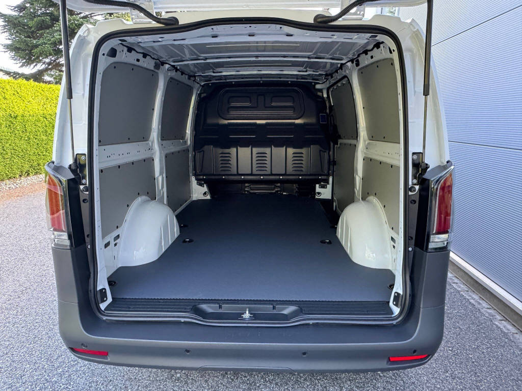 MERCEDES-BENZ eVito 129 Kasten Worker lang 90 kWh-image-4