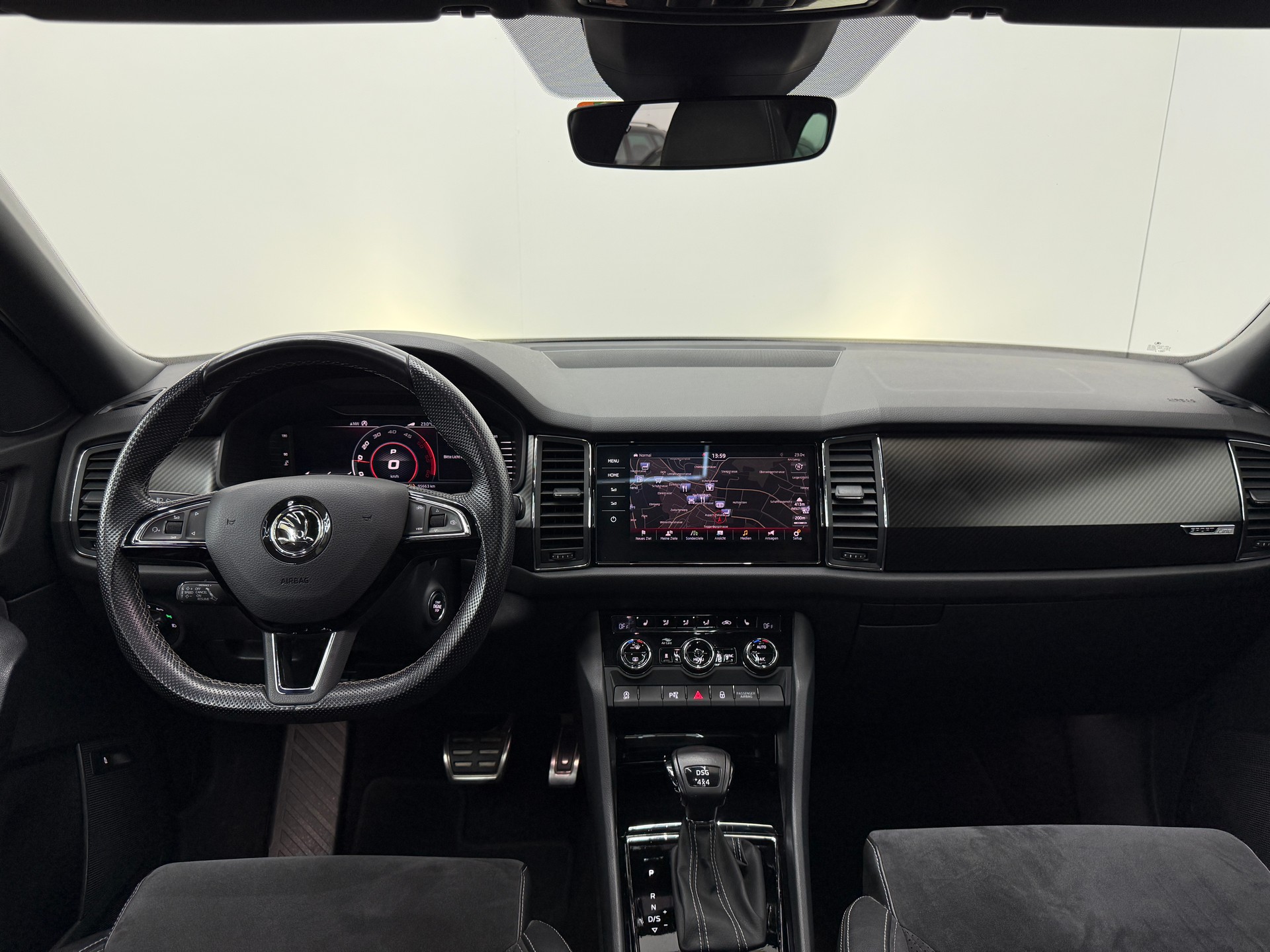 SKODA Kodiaq 2.0 TDI CR Sport Line 4x4 DSG ~AHK~7-PLÄTZER~-image-25