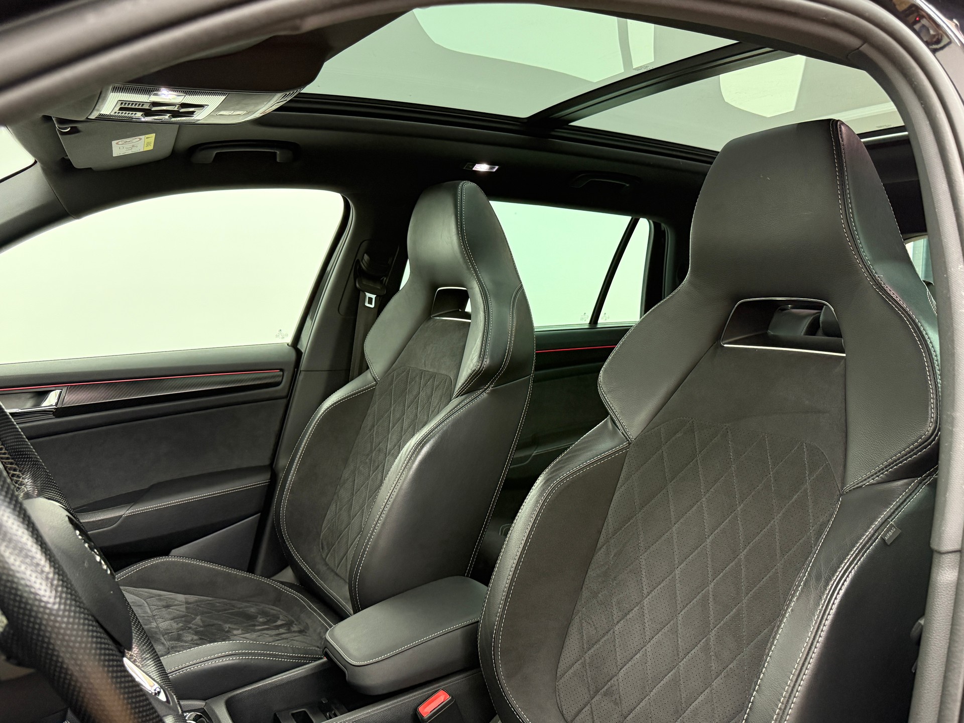 SKODA Kodiaq 2.0 TDI CR Sport Line 4x4 DSG ~AHK~7-PLÄTZER~-image-17