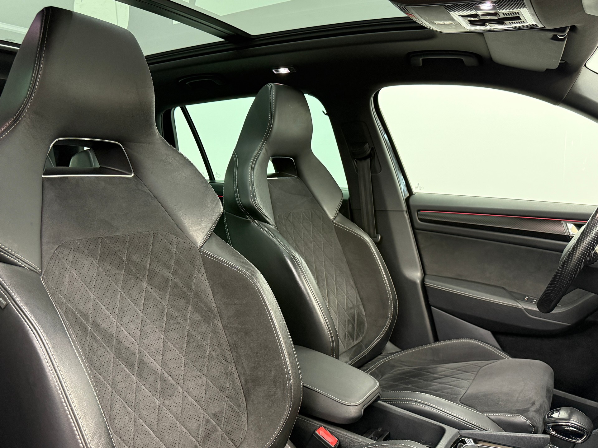 SKODA Kodiaq 2.0 TDI CR Sport Line 4x4 DSG ~AHK~7-PLÄTZER~-image-19