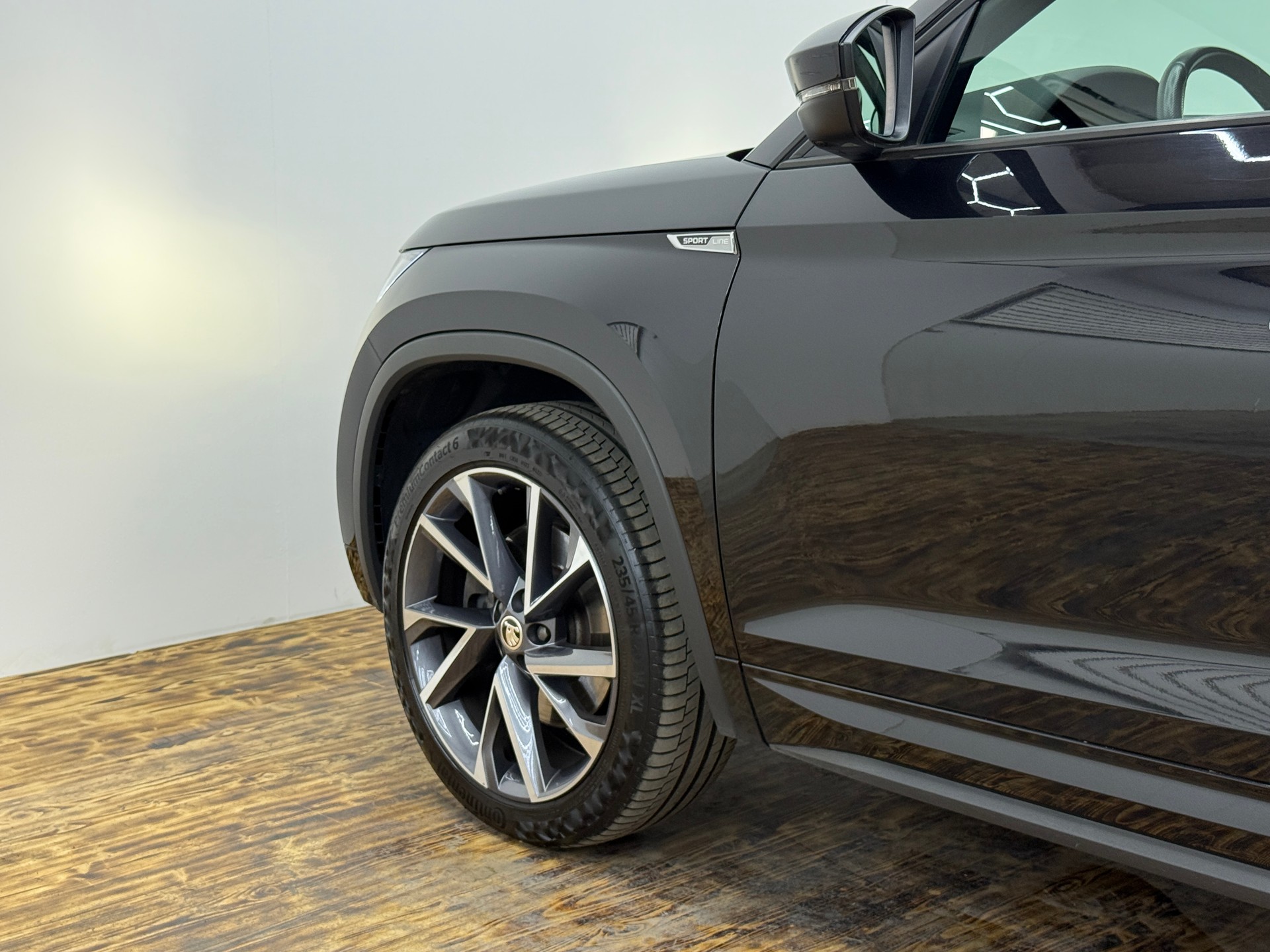 SKODA Kodiaq 2.0 TDI CR Sport Line 4x4 DSG ~AHK~7-PLÄTZER~-image-5