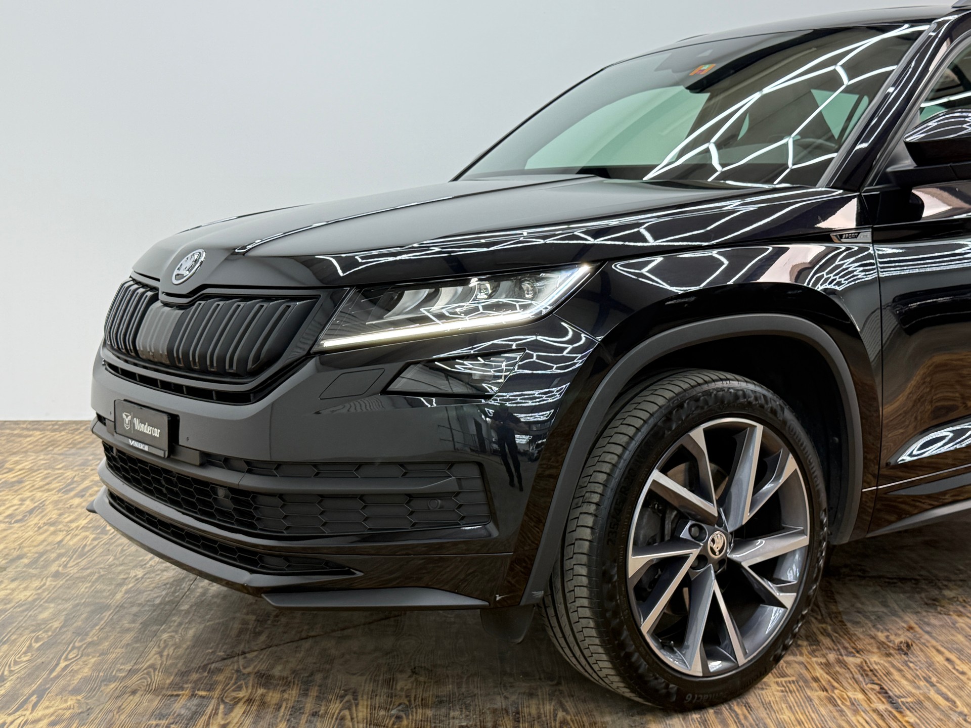 SKODA Kodiaq 2.0 TDI CR Sport Line 4x4 DSG-showroom-element-3