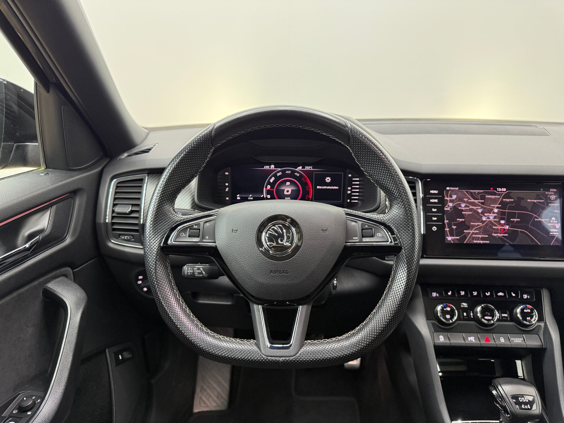 SKODA Kodiaq 2.0 TDI CR Sport Line 4x4 DSG ~AHK~7-PLÄTZER~-image-26