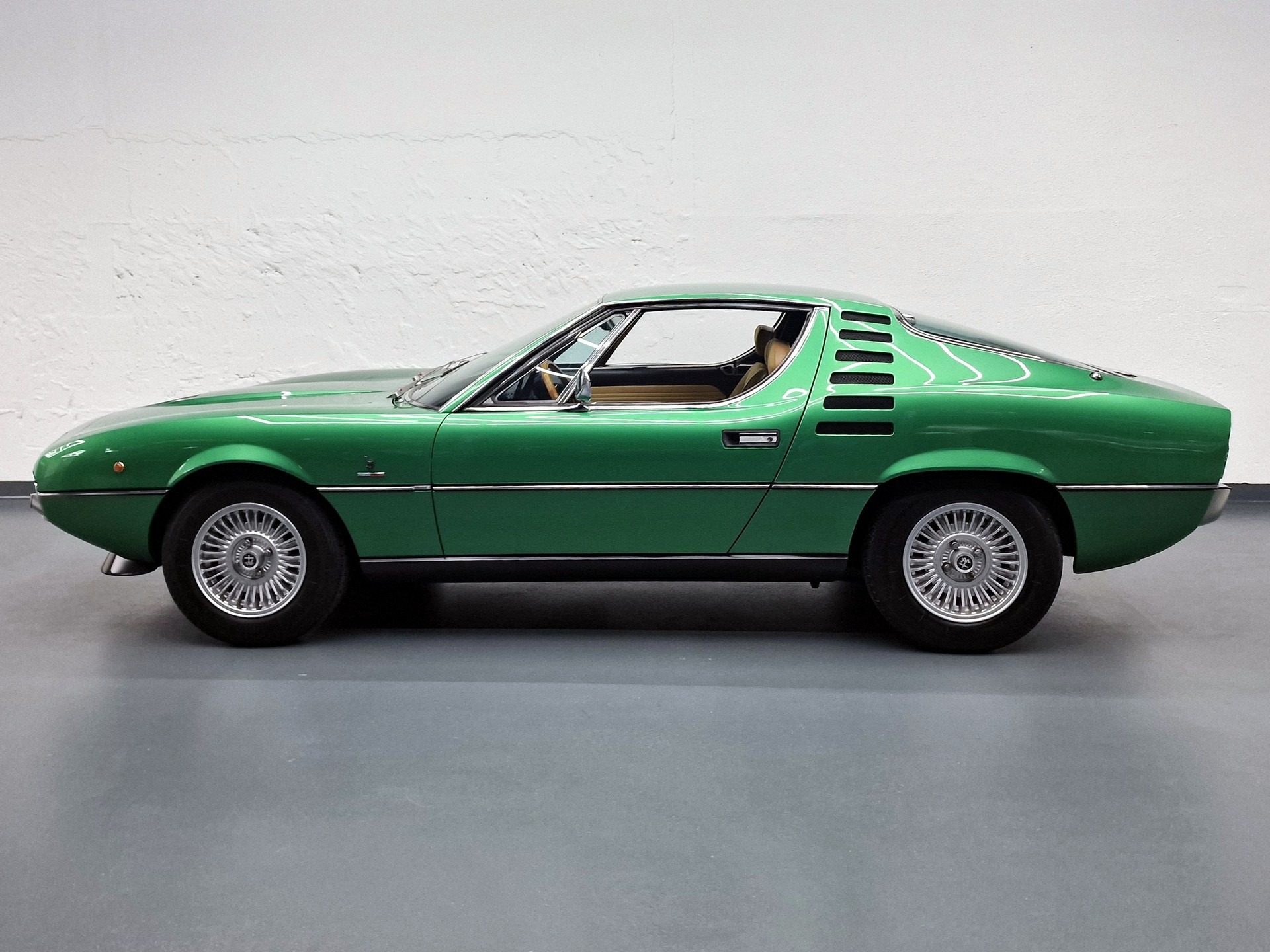 ALFA ROMEO Montreal-image-4