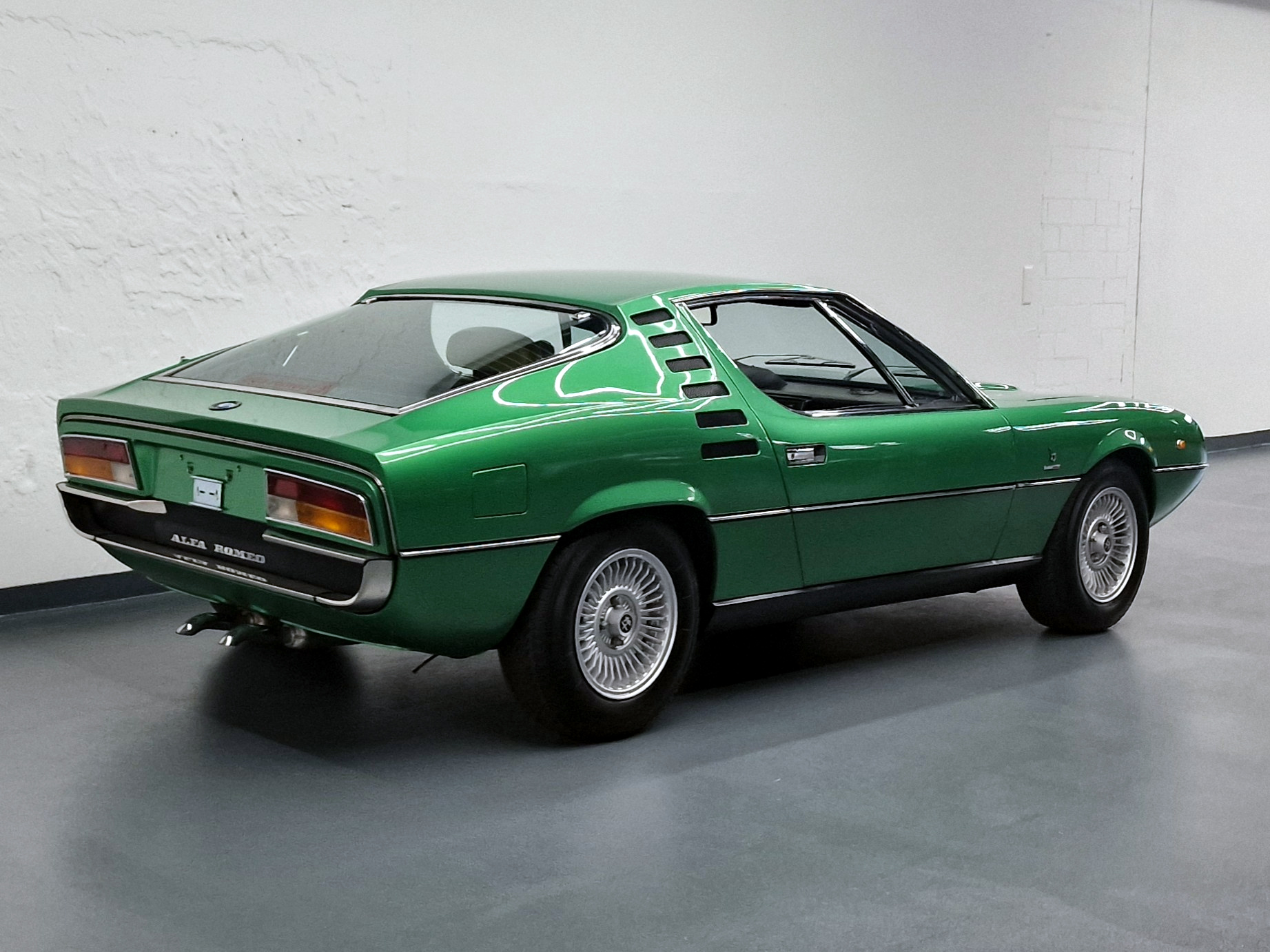 ALFA ROMEO Montreal-showroom-element-2