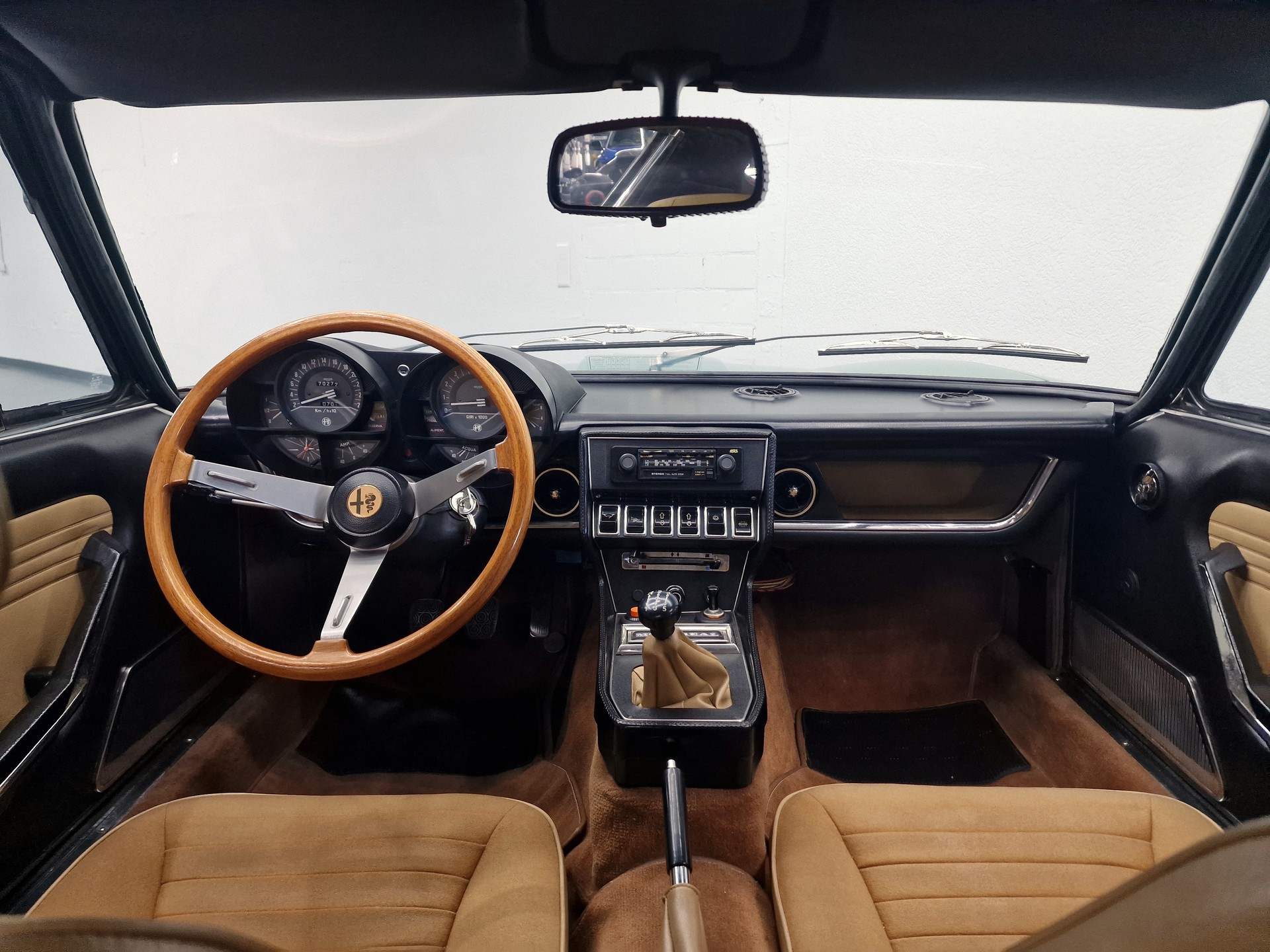 ALFA ROMEO Montreal-image-13