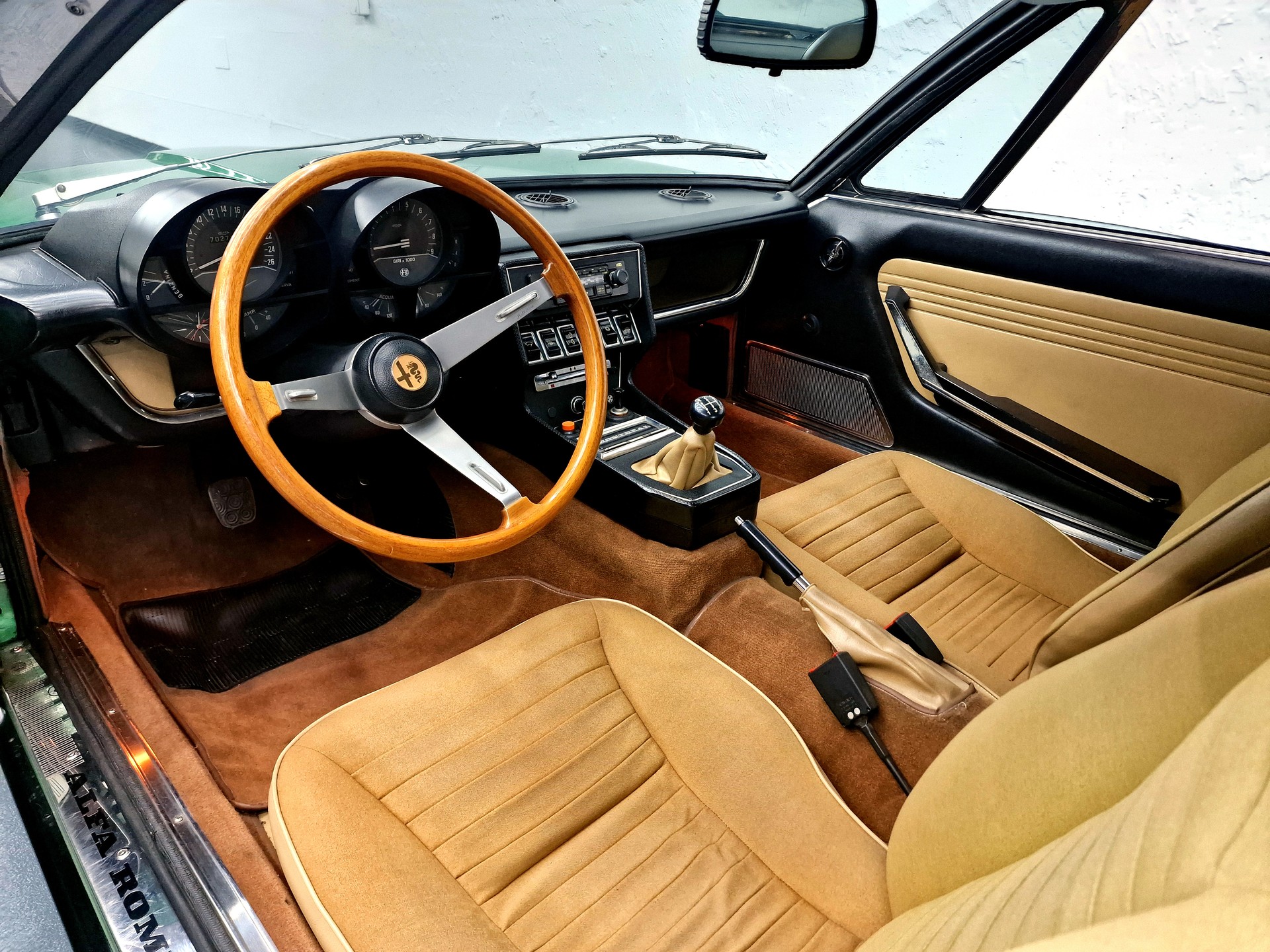 ALFA ROMEO Montreal-image-15