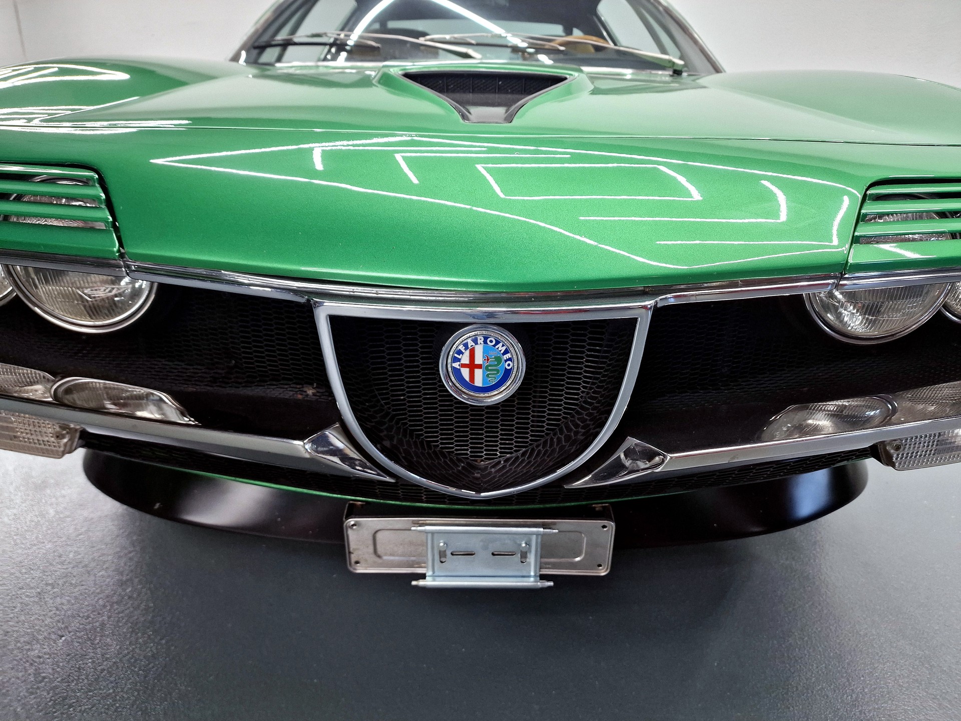ALFA ROMEO Montreal-image-10