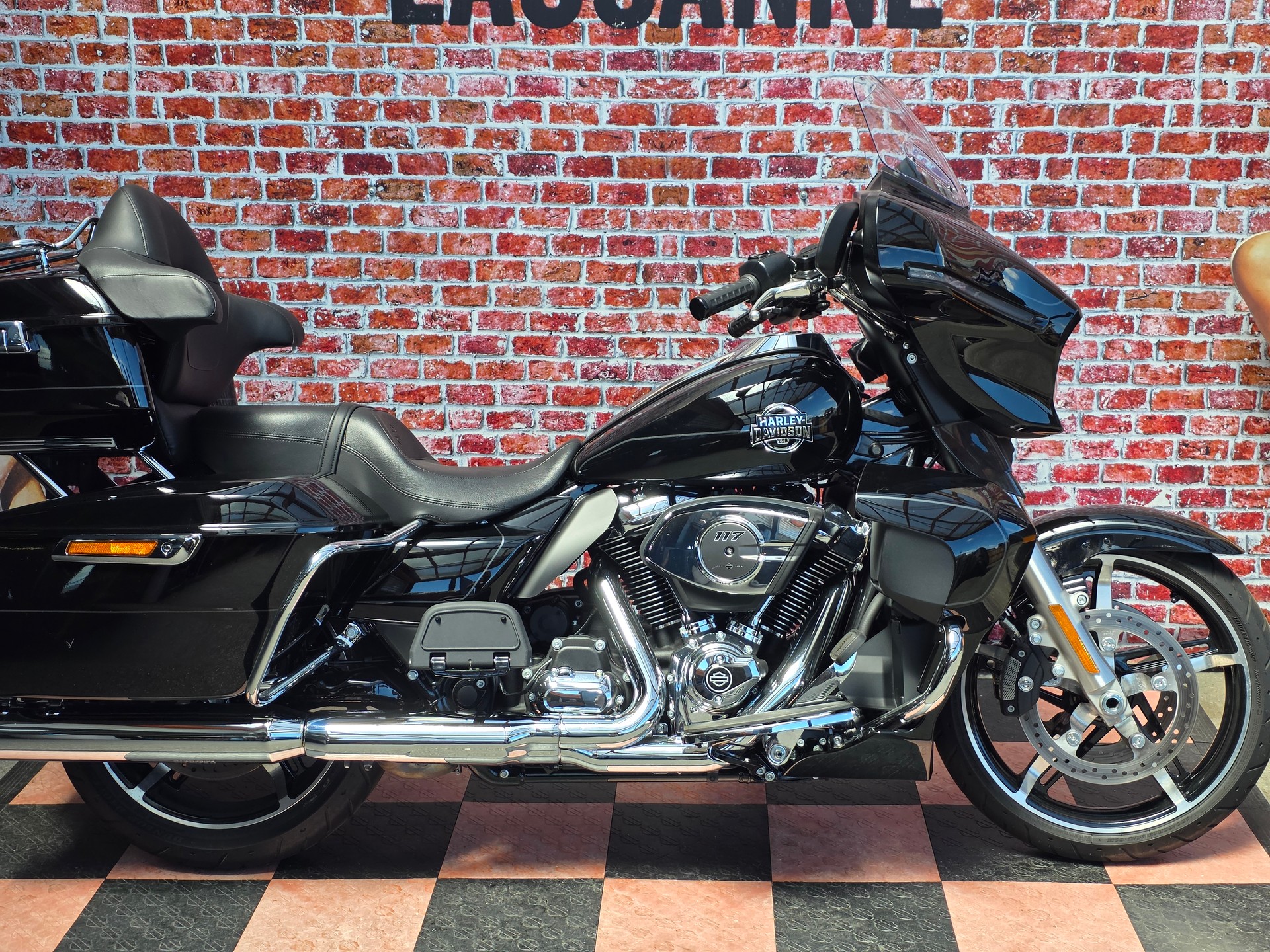 HARLEY-DAVIDSON FLHXU-image-2