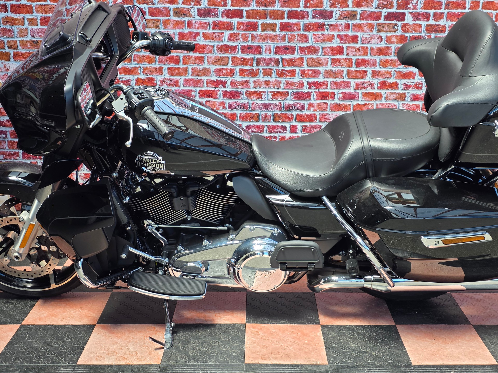 HARLEY-DAVIDSON FLHXU-image-3