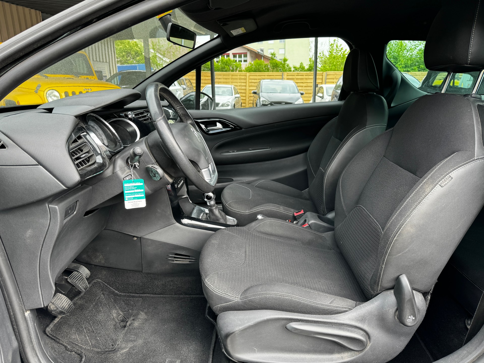 DS AUTOMOBILES DS3 1.2 VTi Chic-image-8