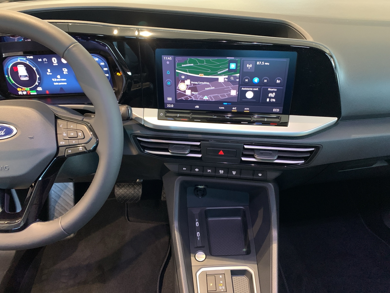 FORD Tourneo Connect 1.5 EcoBoost 150 Trend PHEV-image-9