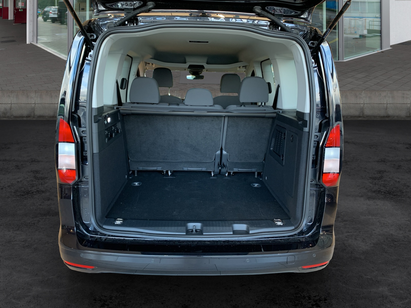 FORD Tourneo Connect 1.5 EcoBoost 150 Trend PHEV-image-10