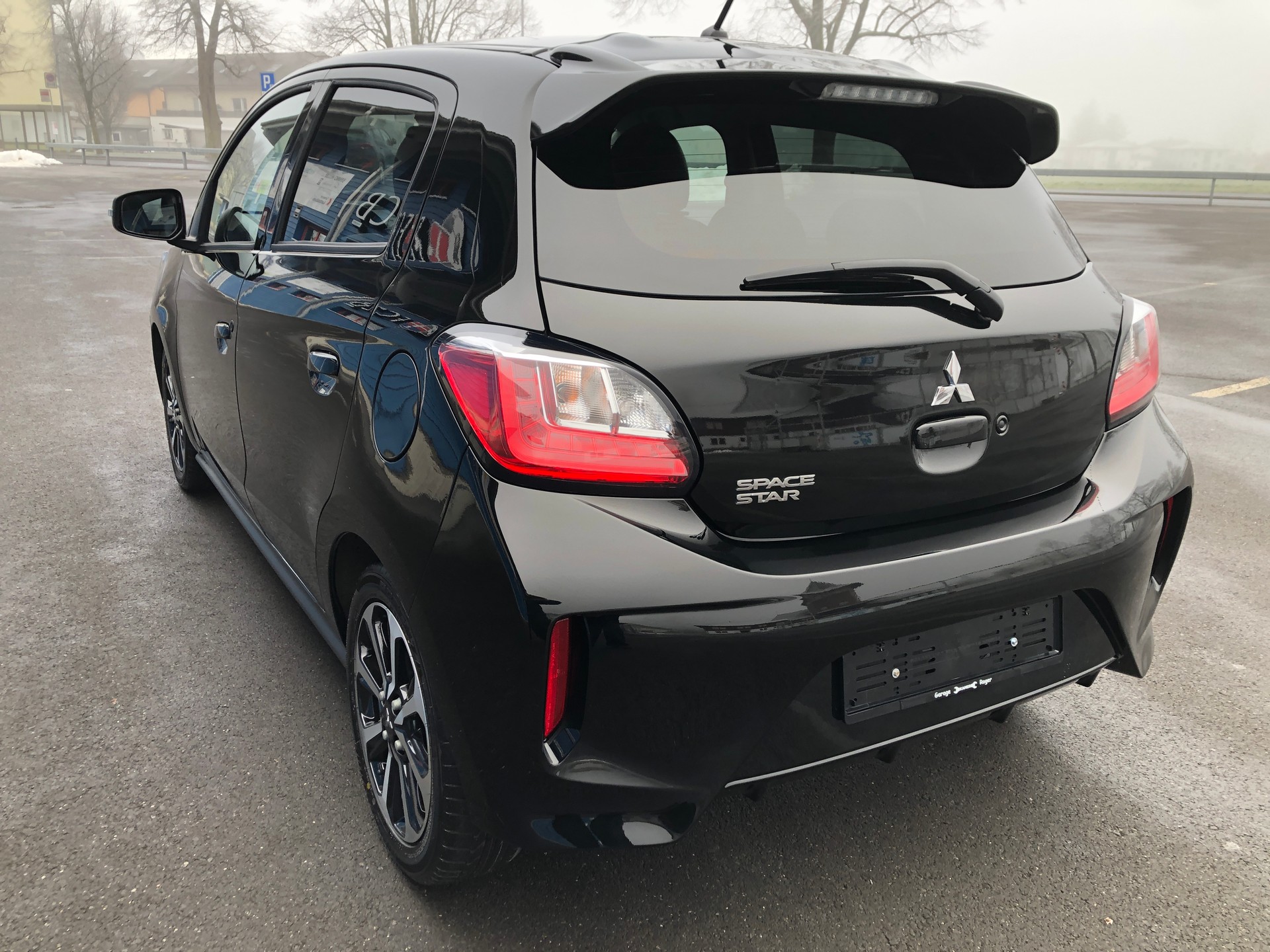 MITSUBISHI Space Star 1.2 CVT Intense+-showroom-element-3
