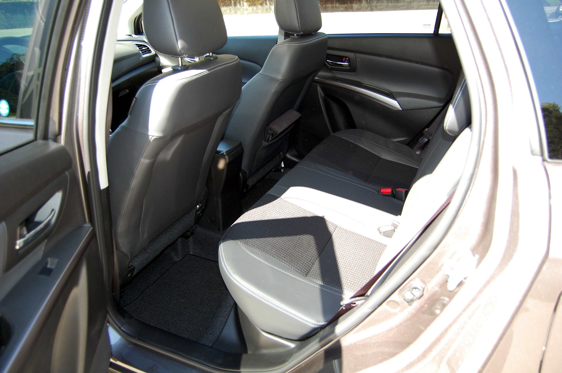 SUZUKI S-Cross 1.4 16V Sakura Top MHD 4WD Automatic-image-15