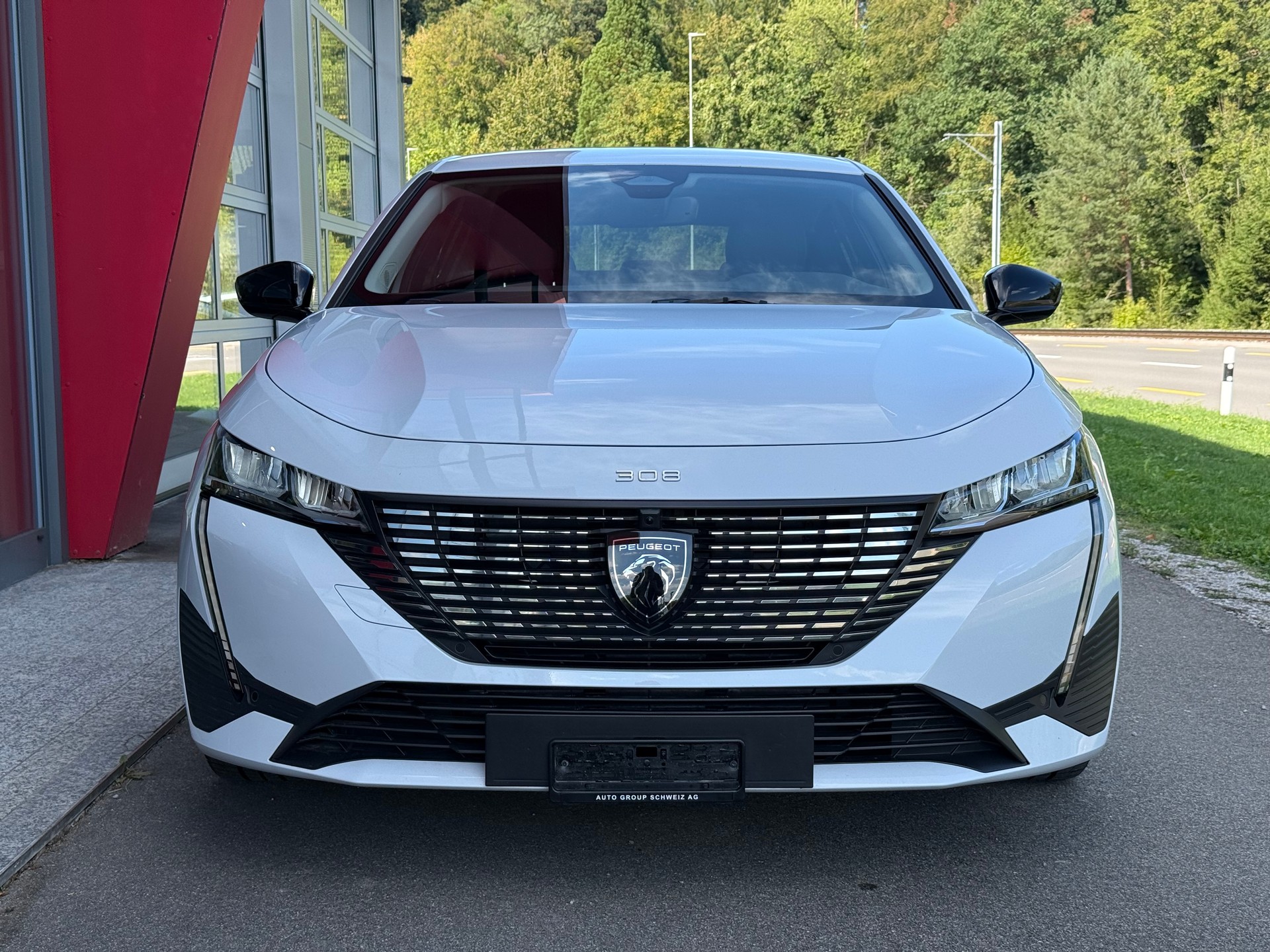 PEUGEOT 308 1.2 Pure Tech Allure EAT8 LEASING AB 308.87 CHF / MONAT-showroom-element-3