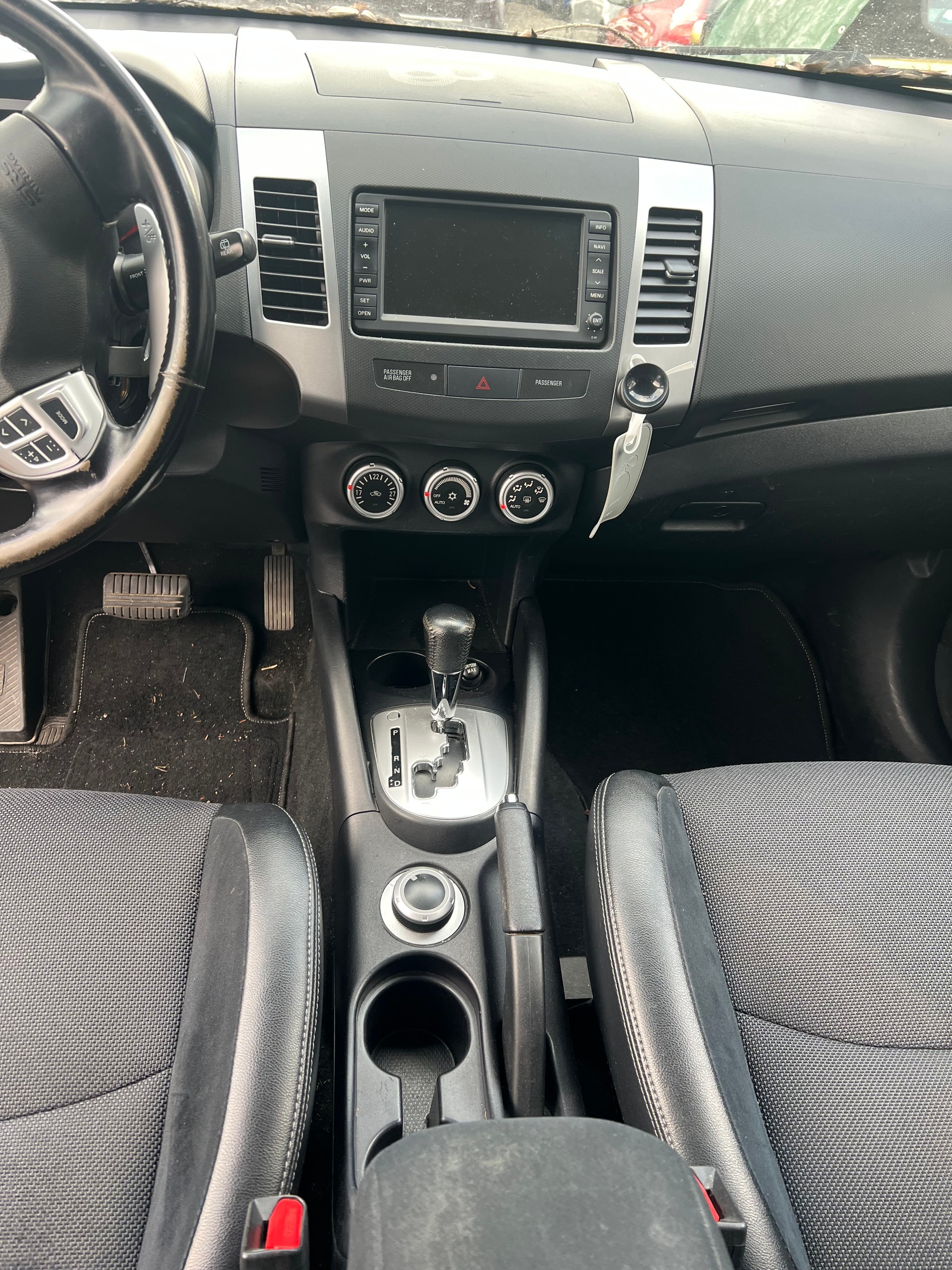 CITROEN C-Crosser 2.4 Exclusive CVT-image-4
