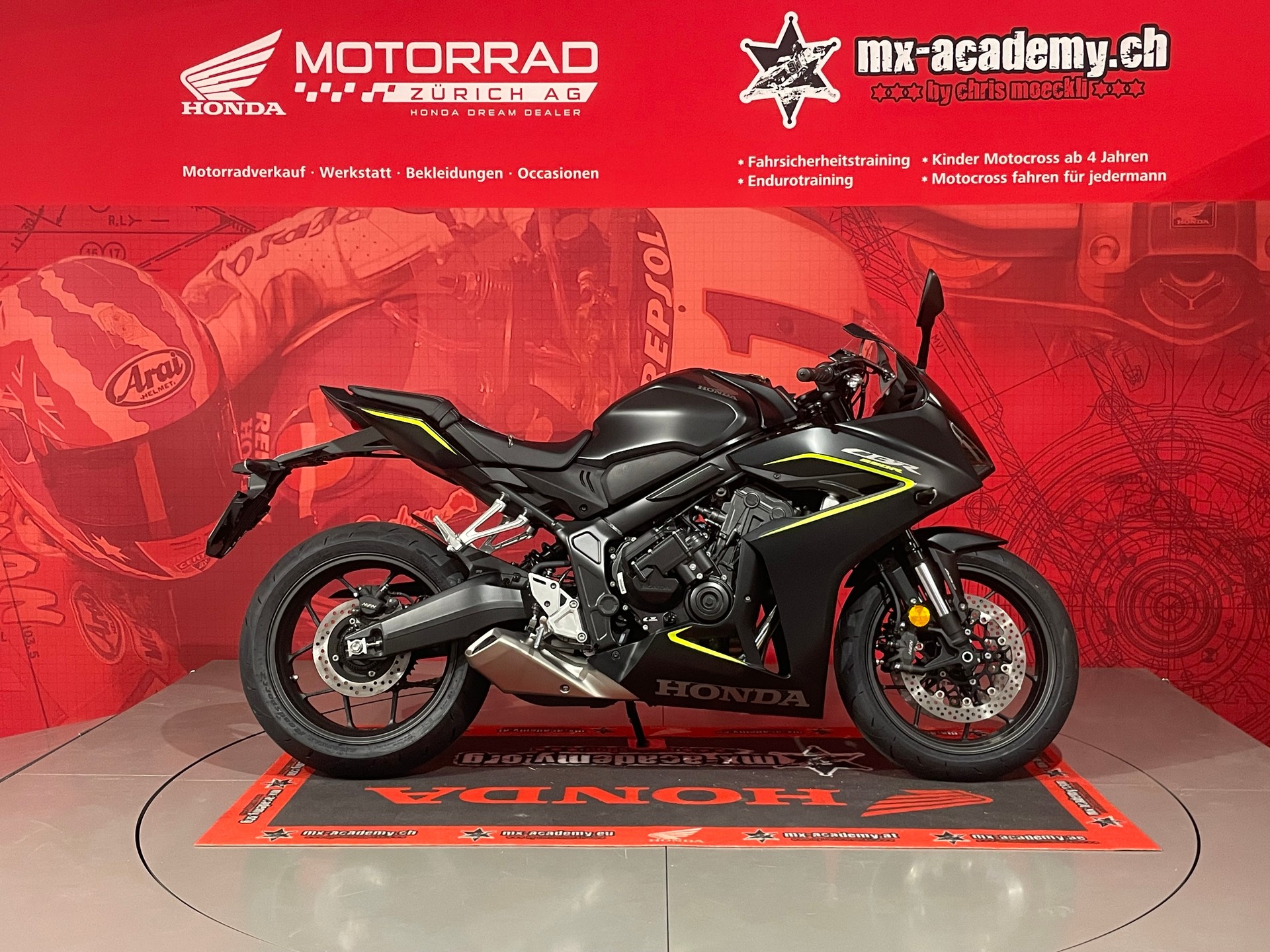 HONDA CBR 650 R E-Clutch*Modell 2026**Neufahrzeug**Matte Gunpowder Black Metallic*