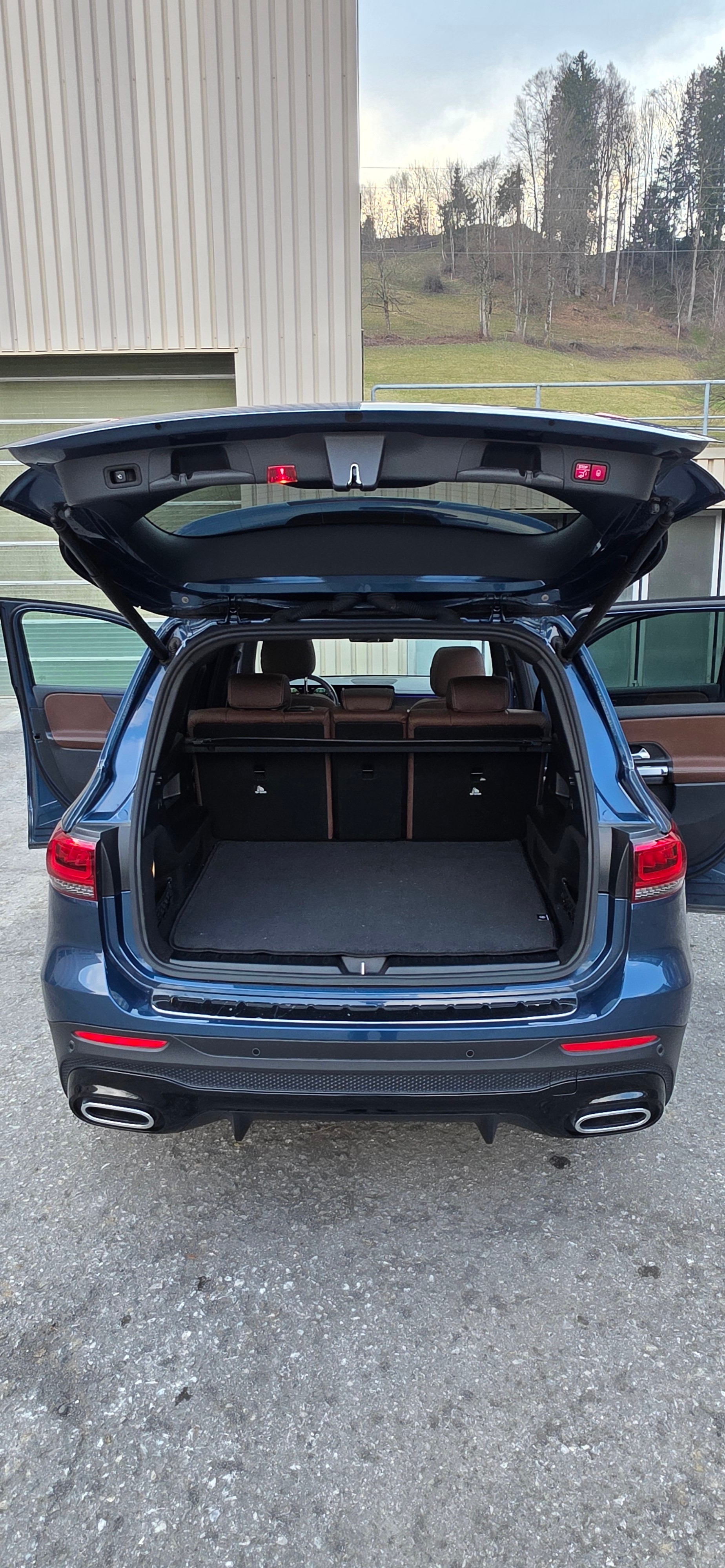 MERCEDES-BENZ GLB 250 4Matic AMG Line 8G-Tronic-image-10