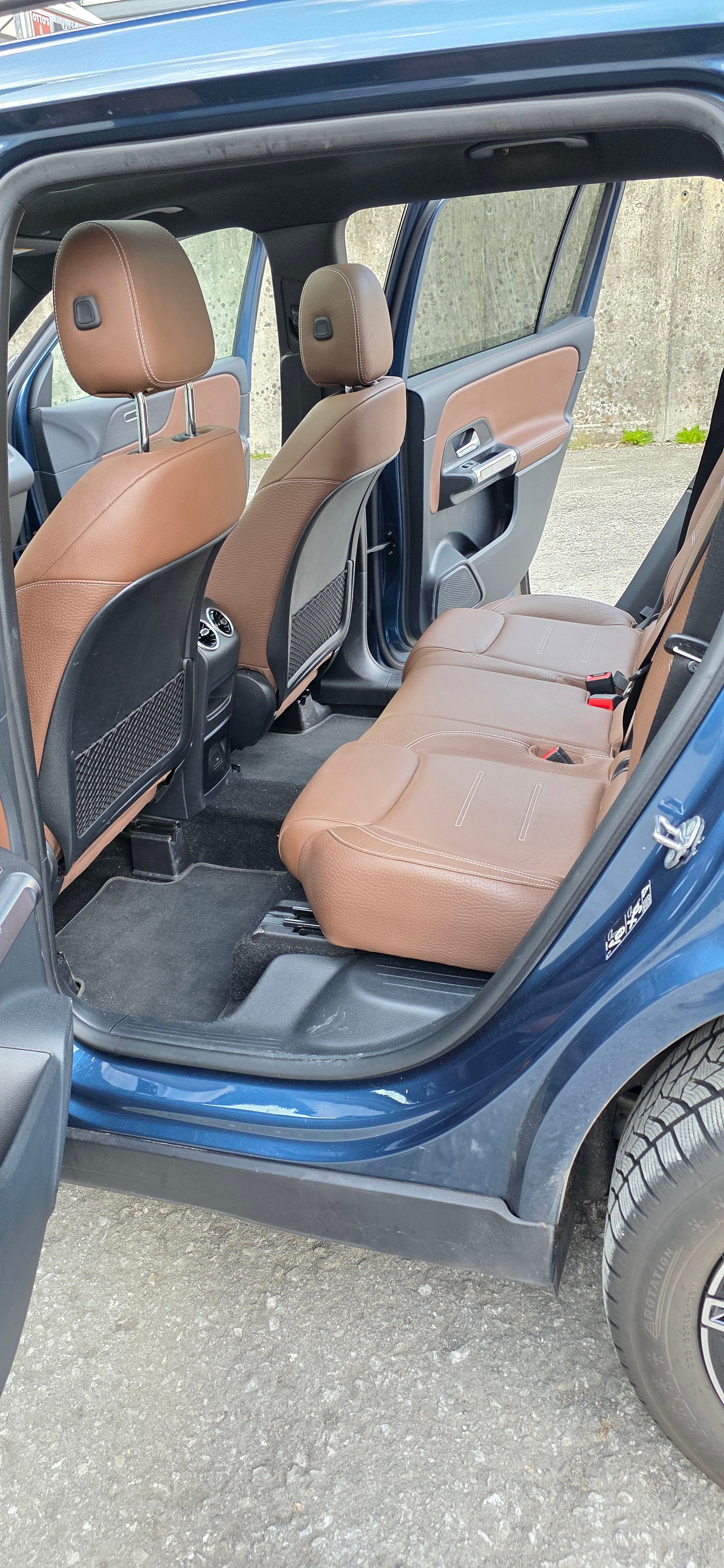 MERCEDES-BENZ GLB 250 4Matic AMG Line 8G-Tronic-image-7