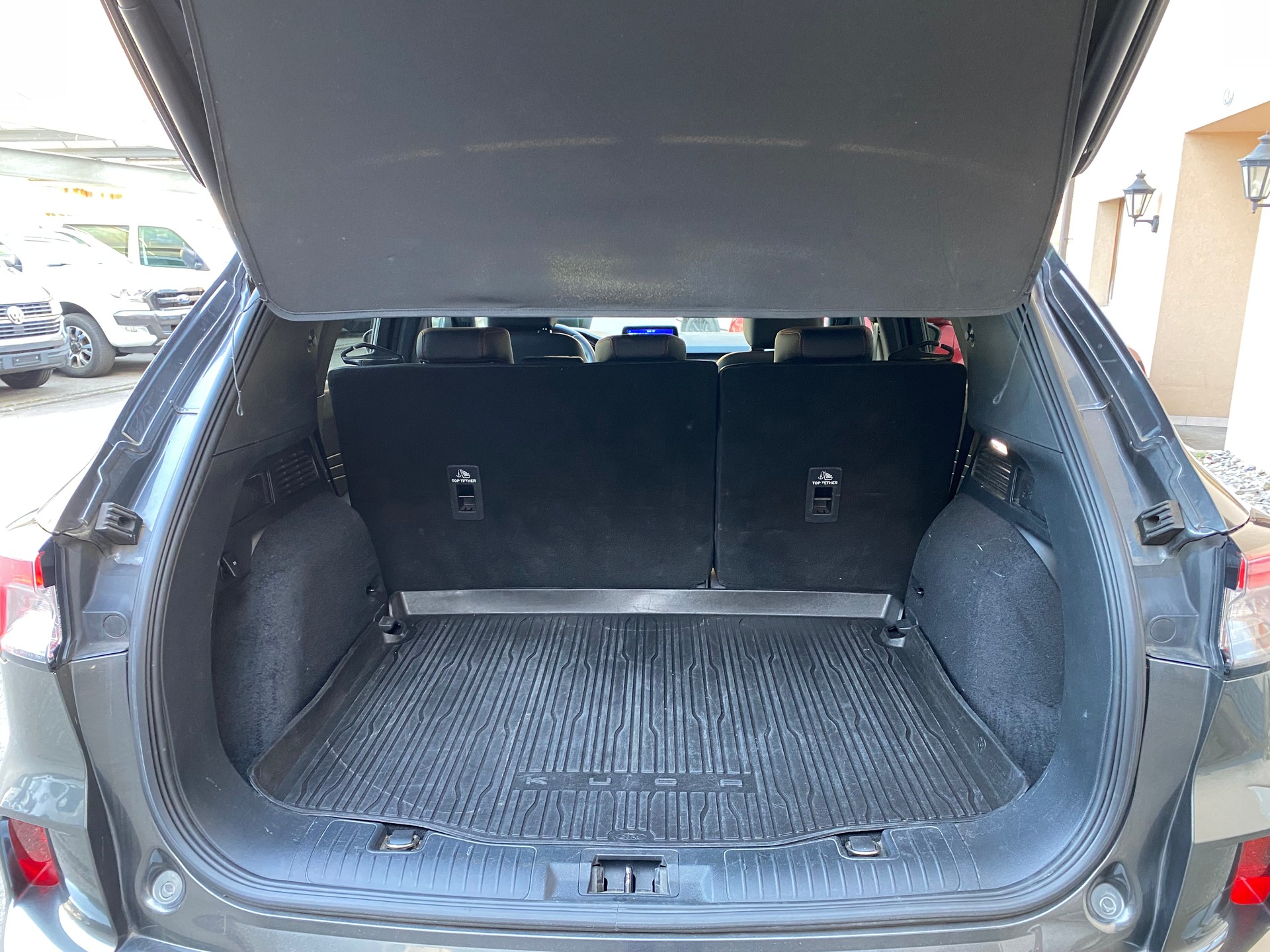 FORD Kuga 2.0 TDCi EcoBlue ST-Line X 4WD-image-9