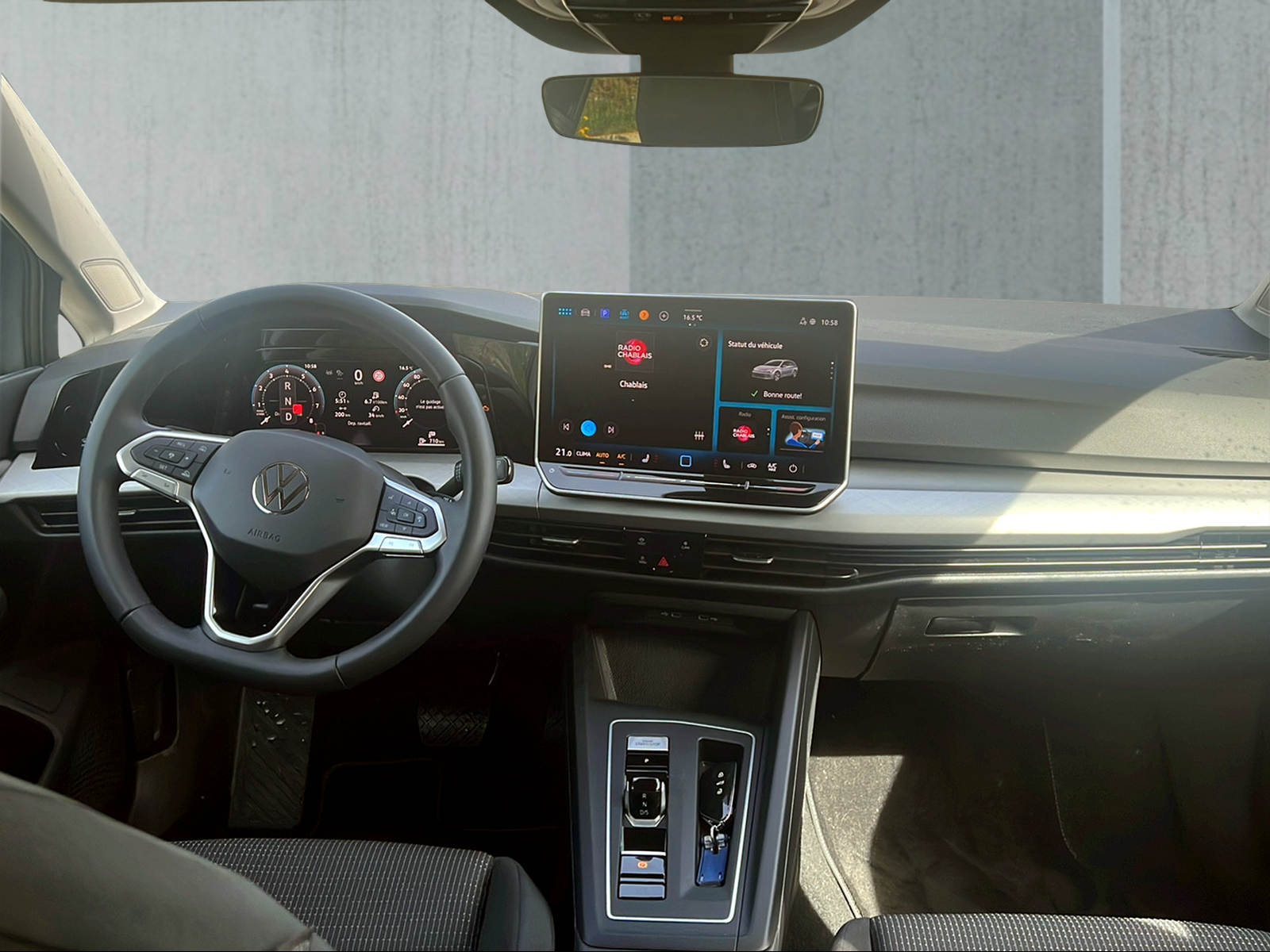 VW Golf Variant 1.5 eTSI mHEV Basis-image-7