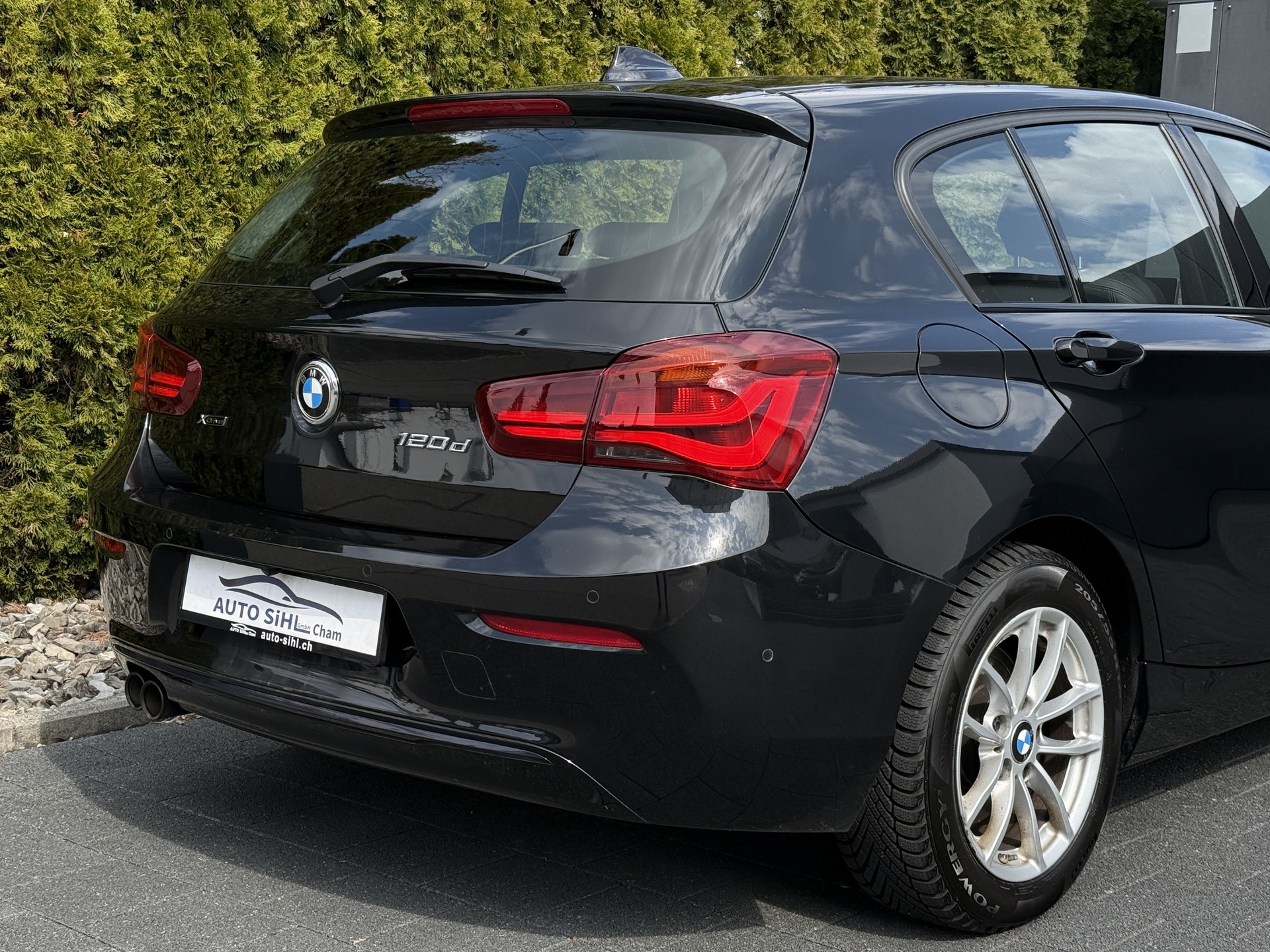 BMW 120d xDrive Edition Sport Line Steptronic / Gratis Service-image-10