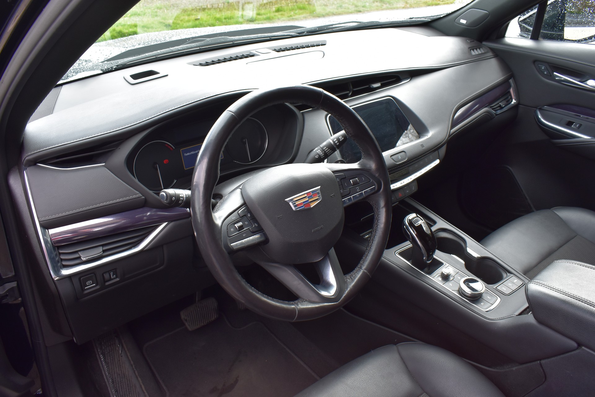 CADILLAC XT4 350T 2.0 Premium Luxury AWD Automat-image-10