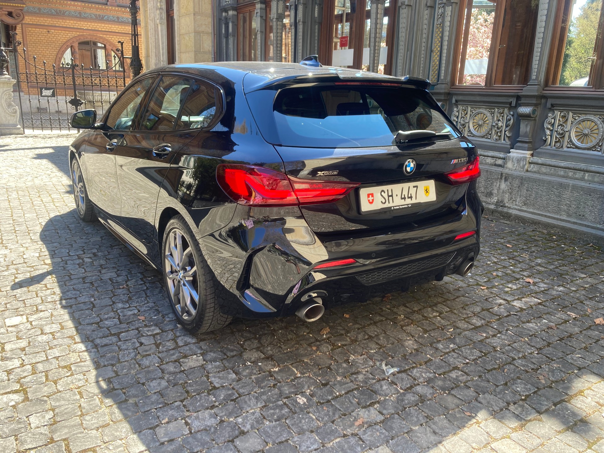 BMW M135i xDrive Steptronic-image-4