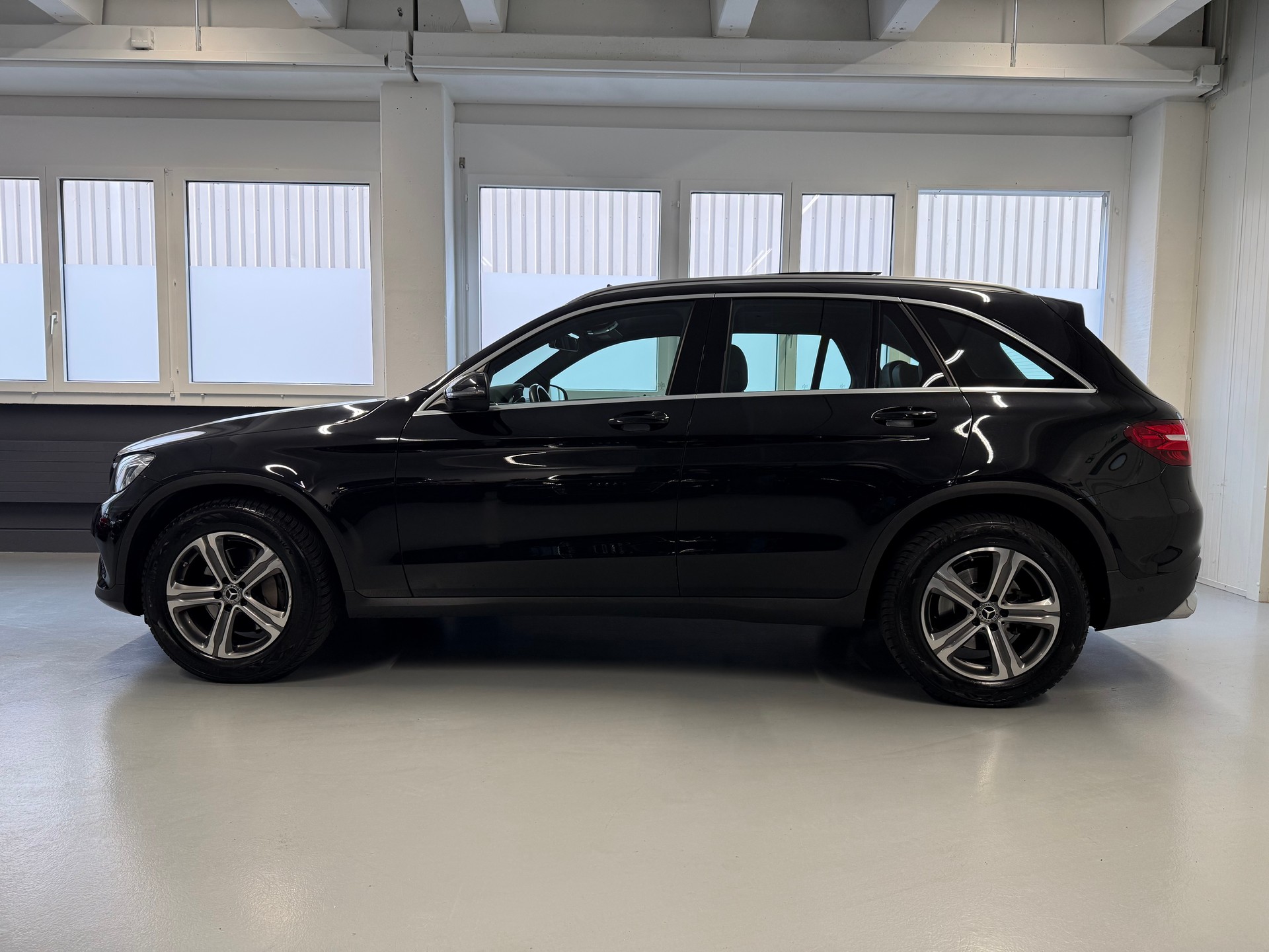 MERCEDES-BENZ GLC 250 d Exclusive 4Matic 9G-Tronic-showroom-element-2