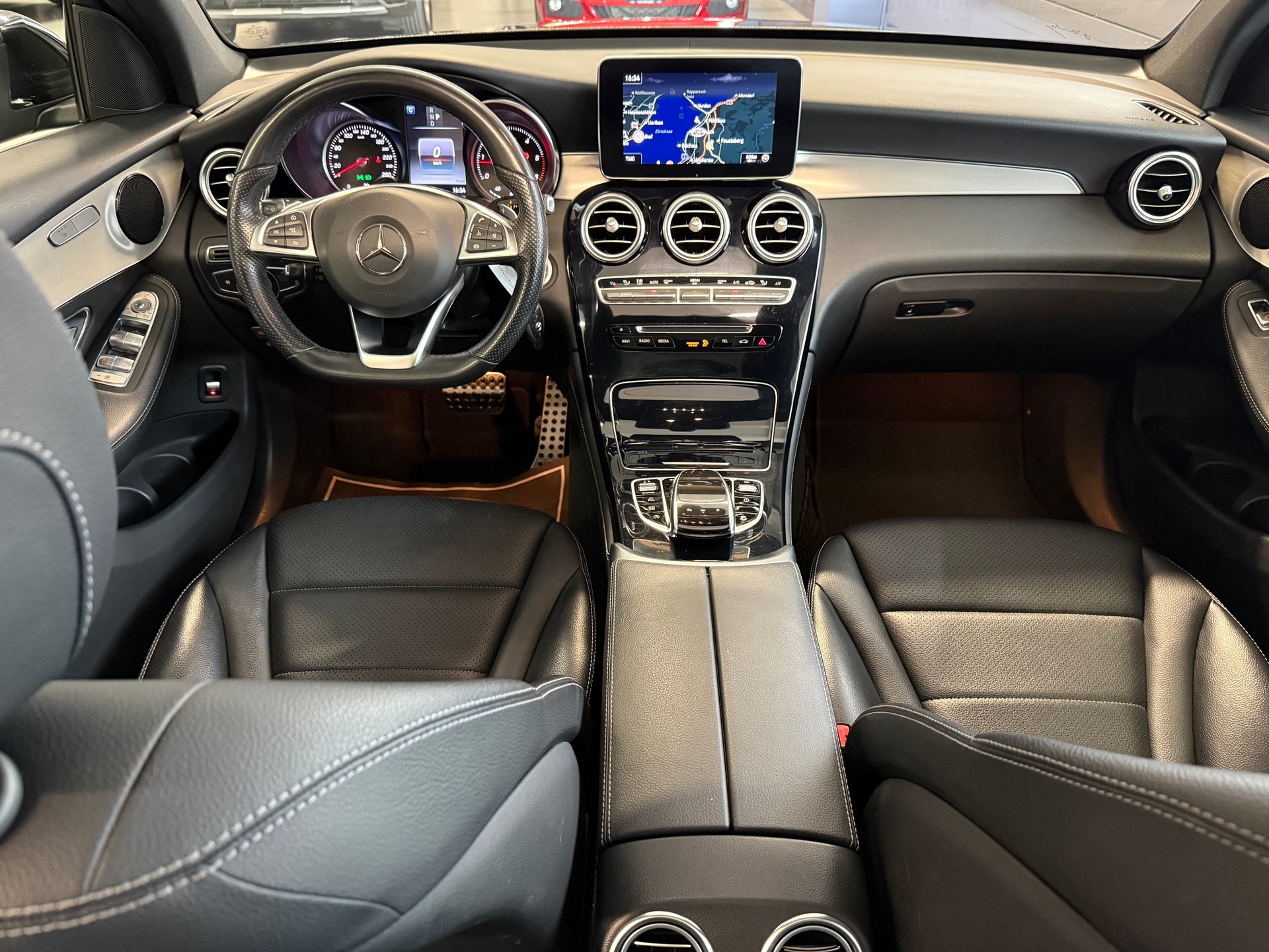 MERCEDES-BENZ GLC 250 d Exclusive 4Matic 9G-Tronic-image-17